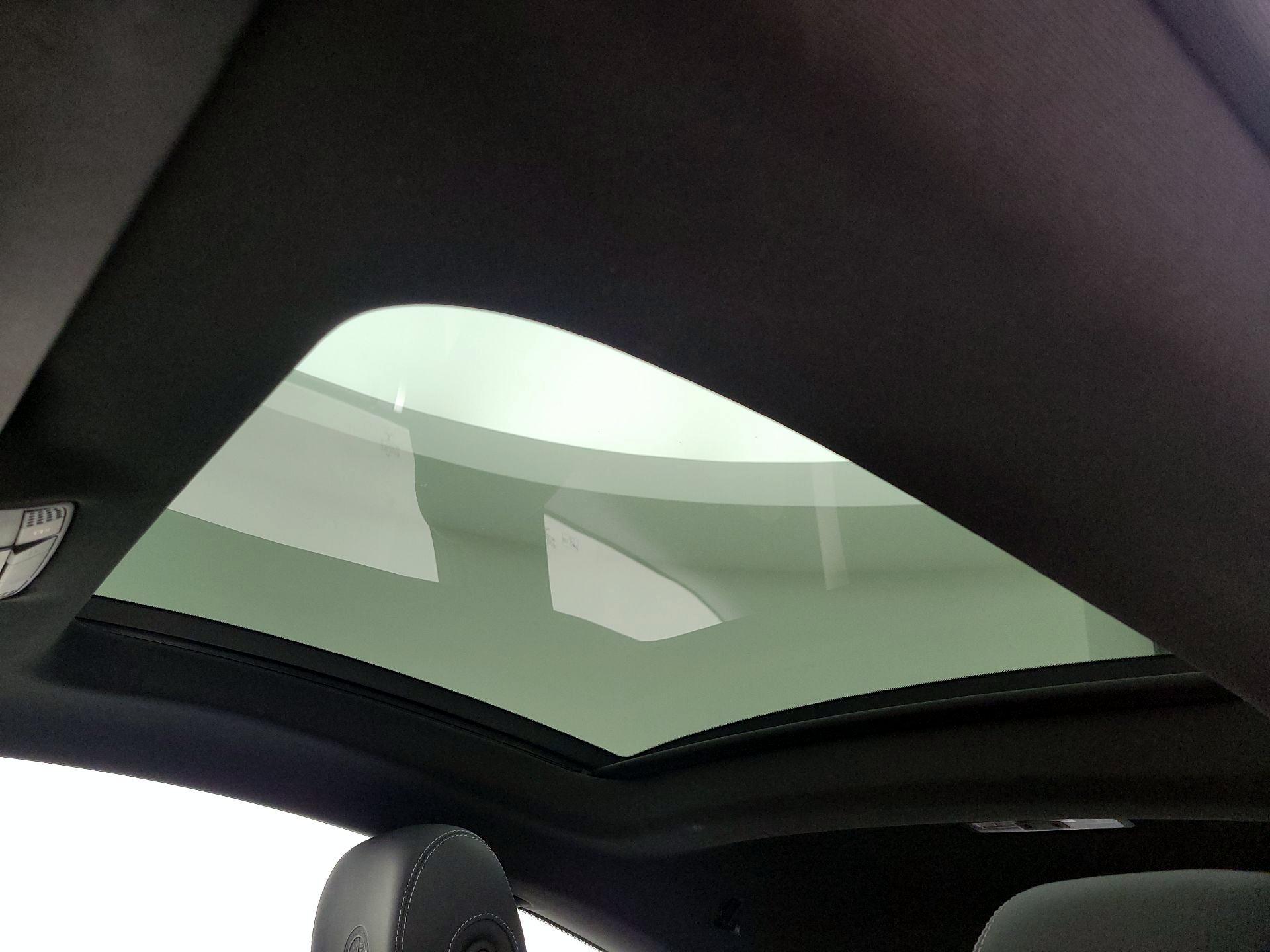 Thumbnail: 2017 Mercedes-Benz C-Class - 18