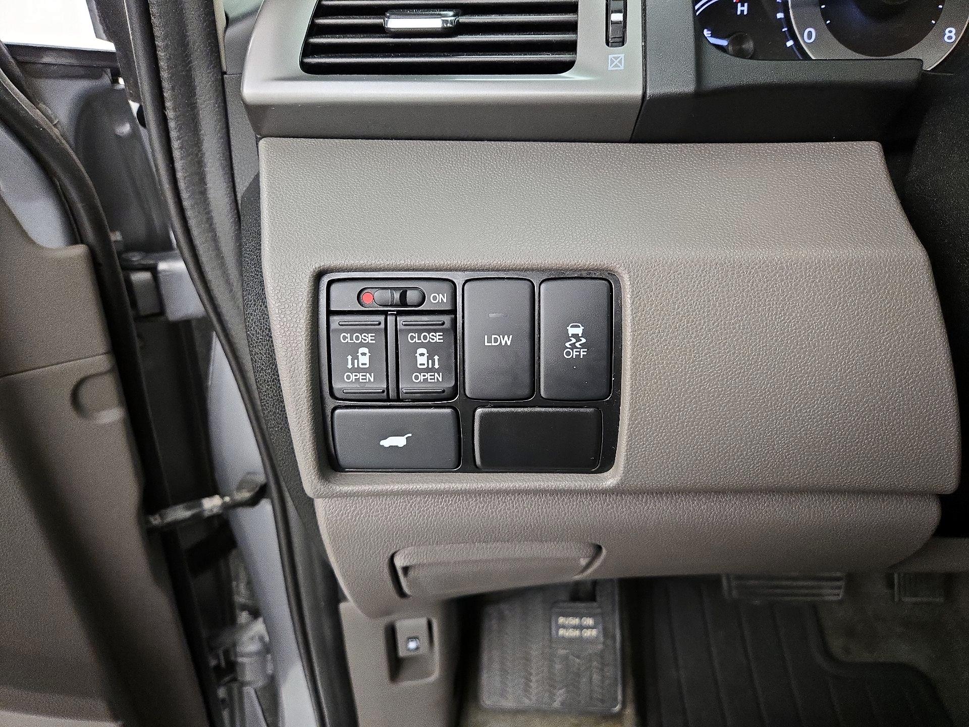 Thumbnail: 2016 Honda Odyssey - 13