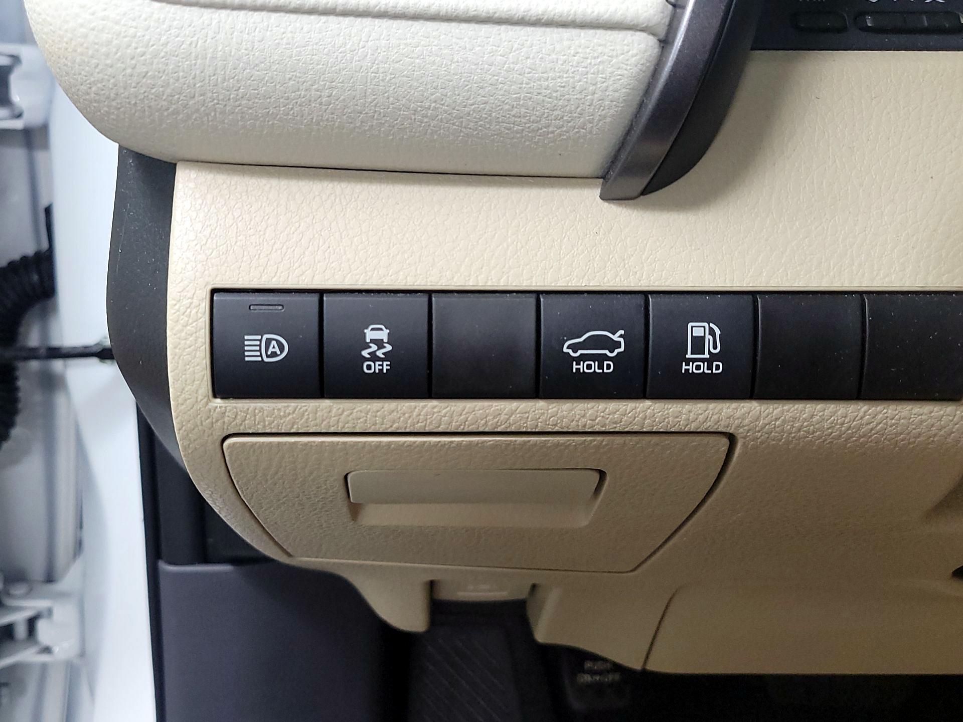 Thumbnail: 2024 Toyota Camry - 11