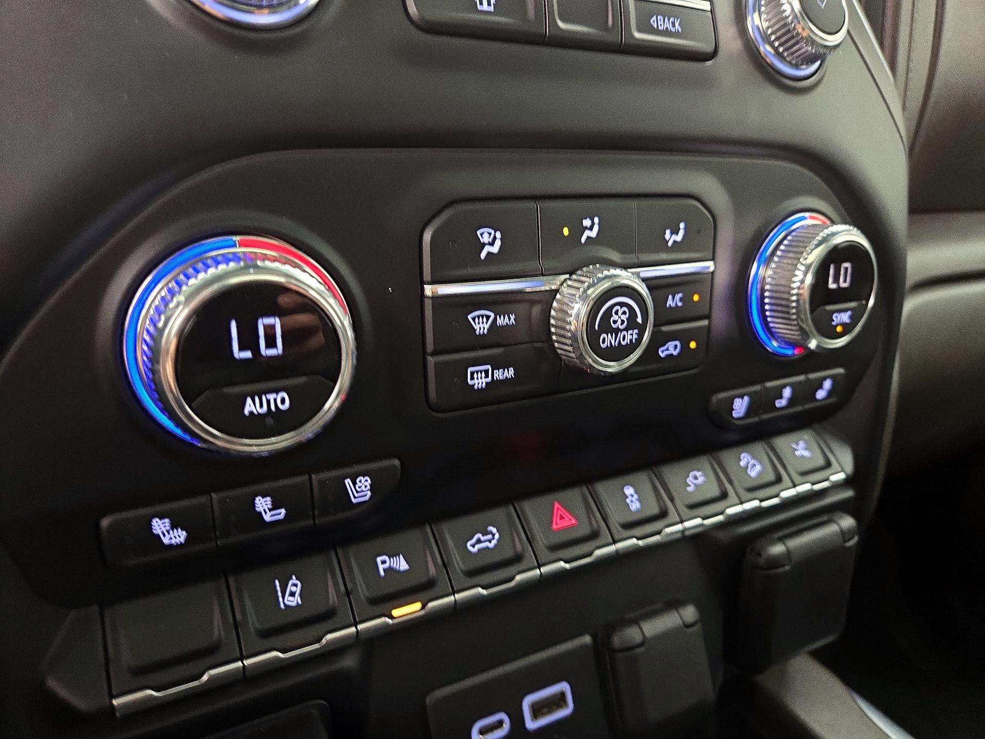 Thumbnail: 2021 GMC Sierra 2500 - 16