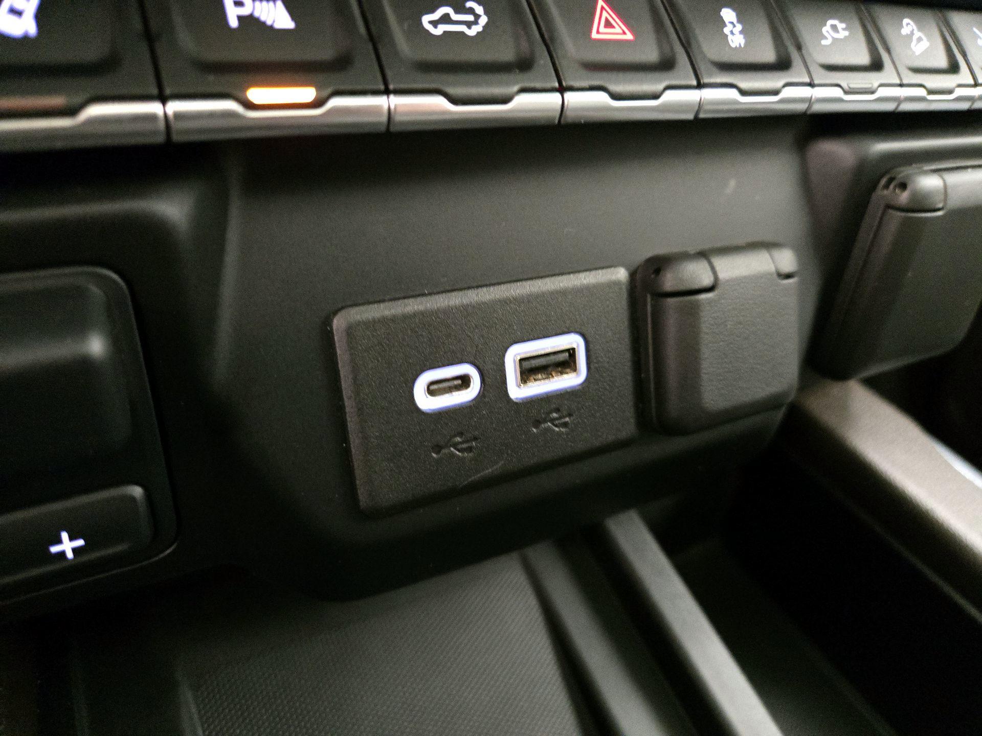 Thumbnail: 2021 GMC Sierra 2500 - 18