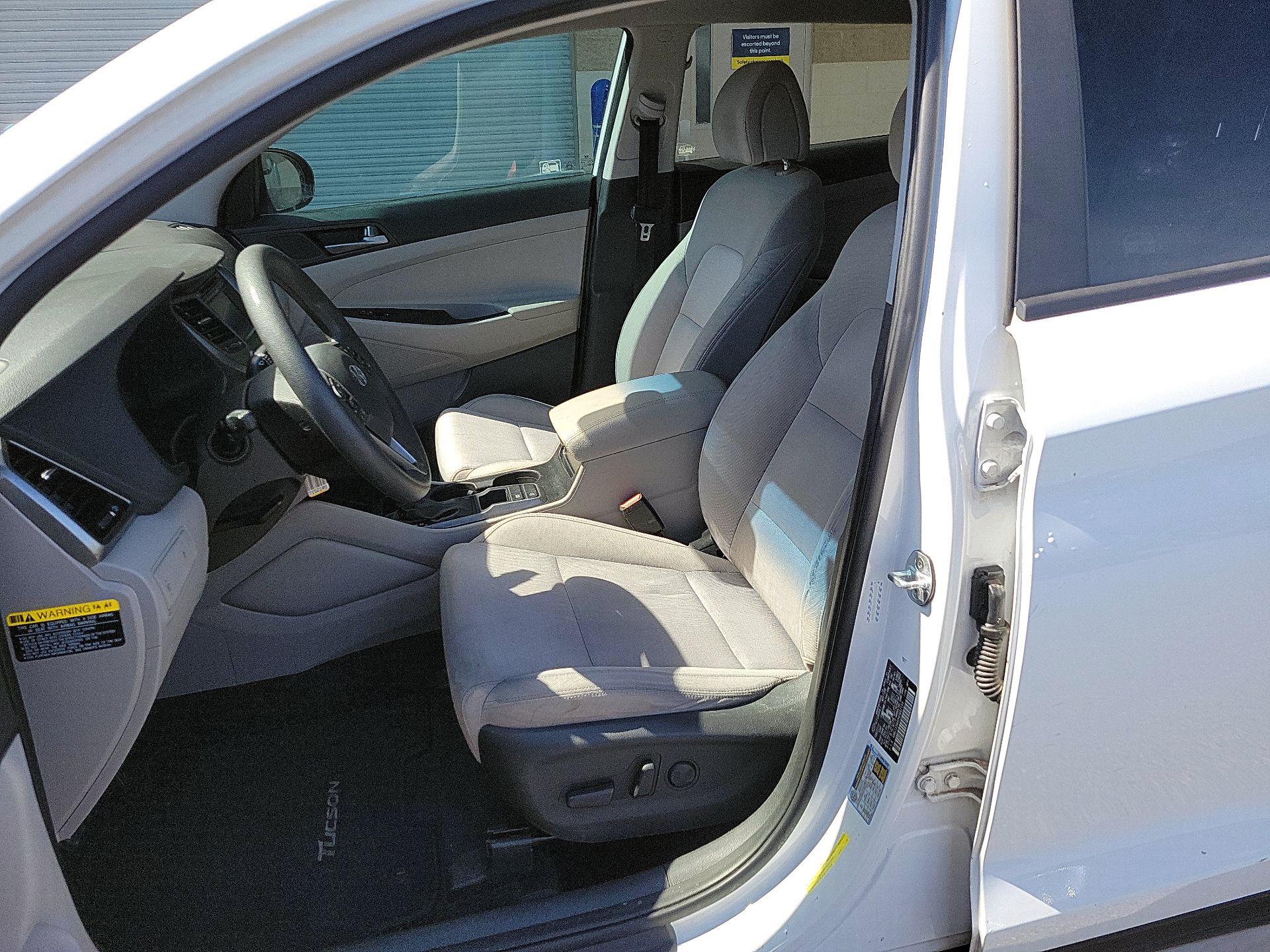 Thumbnail: 2017 Hyundai Tucson - 9