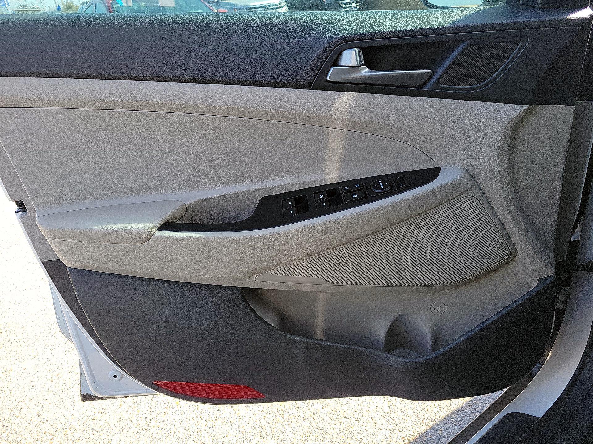 Thumbnail: 2017 Hyundai Tucson - 10