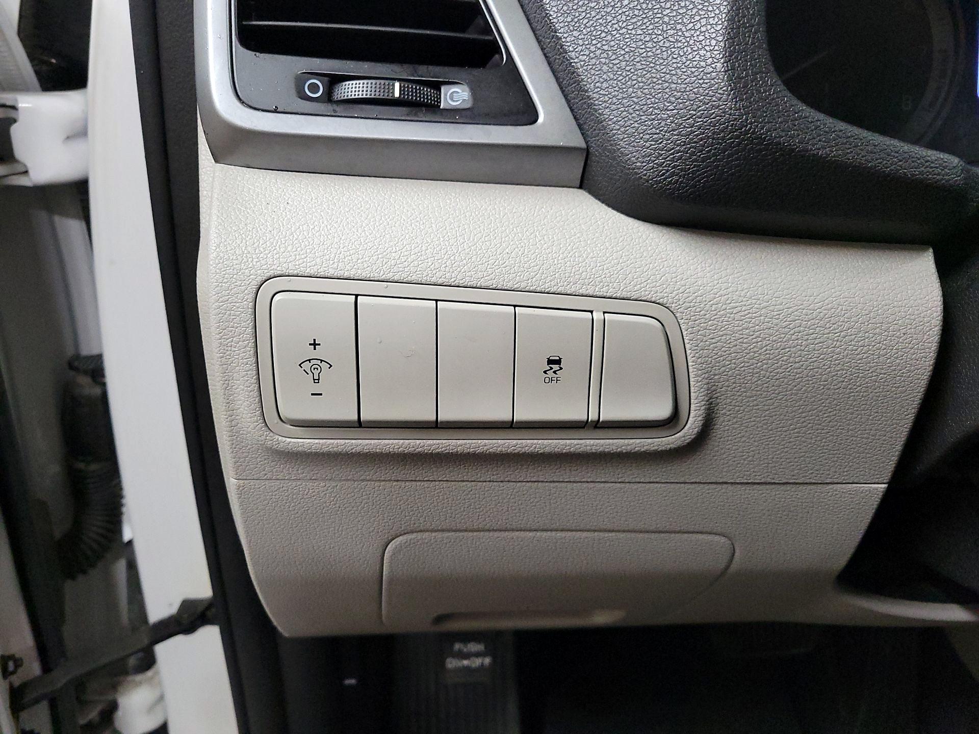 Thumbnail: 2017 Hyundai Tucson - 11