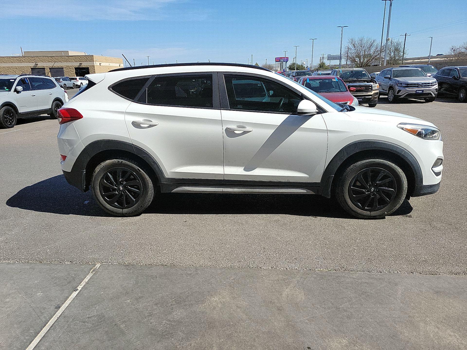 Thumbnail: 2017 Hyundai Tucson - 4