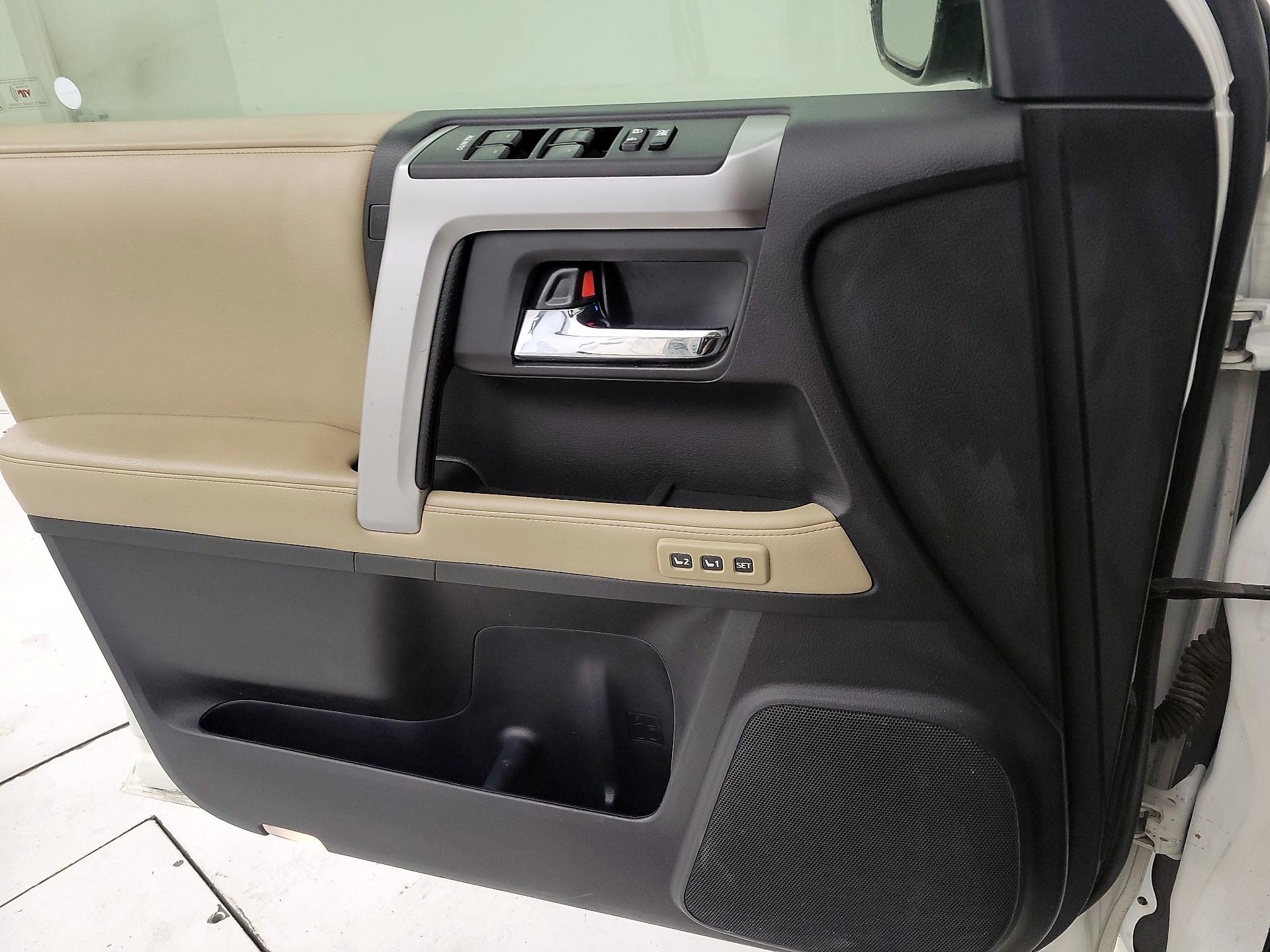 Thumbnail: 2017 Toyota 4Runner - 12