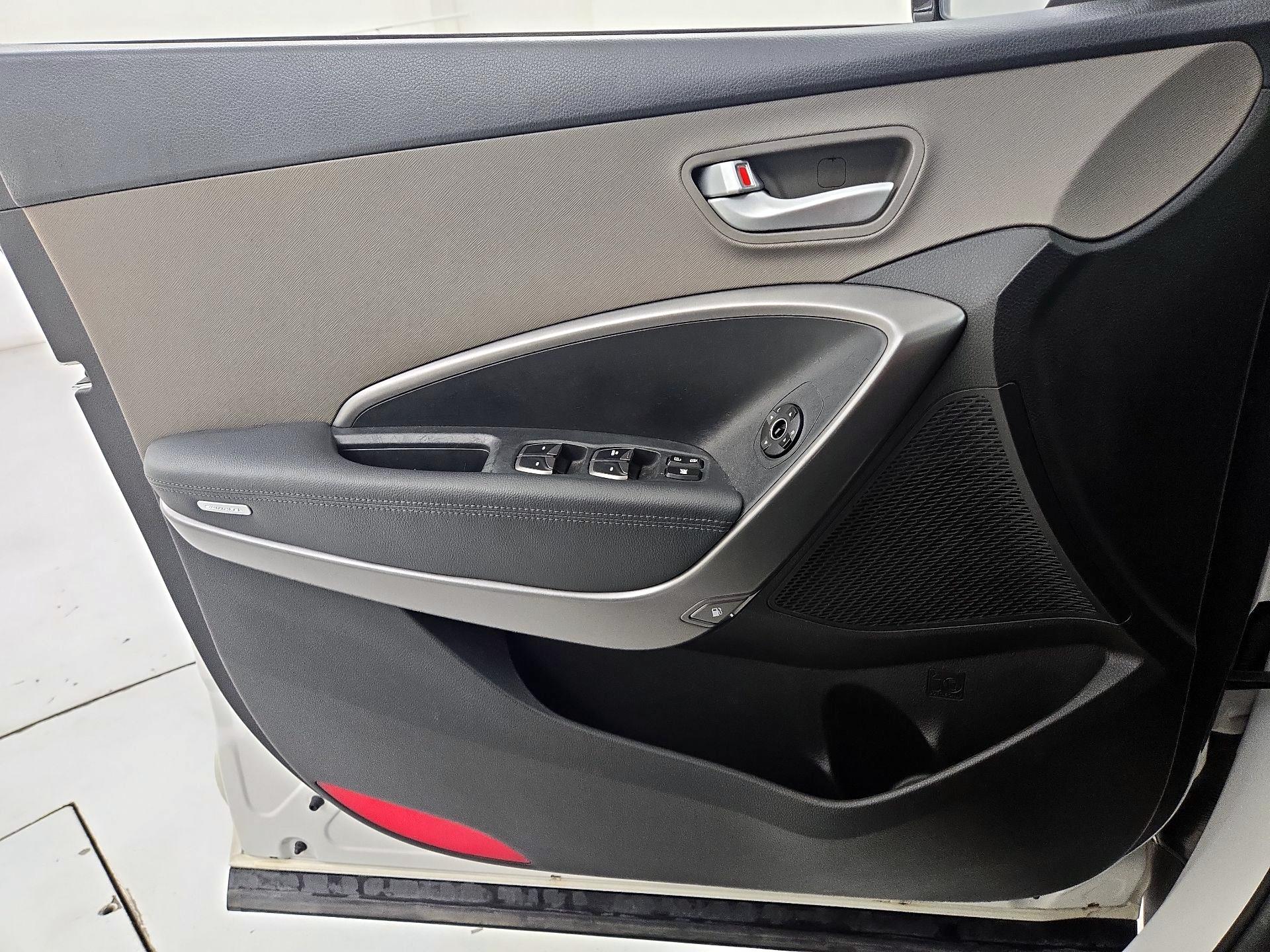 Thumbnail: 2014 Hyundai Santa Fe - 12