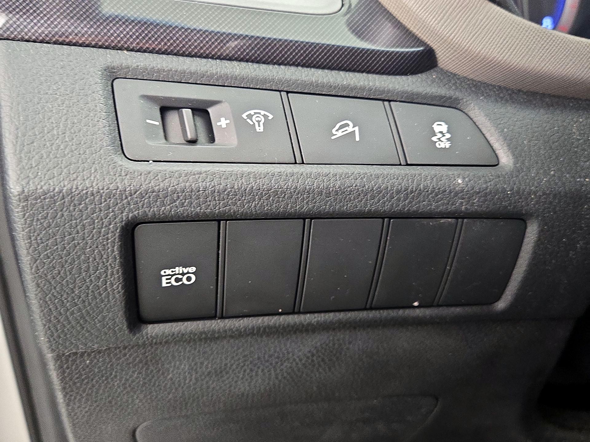 Thumbnail: 2014 Hyundai Santa Fe - 13