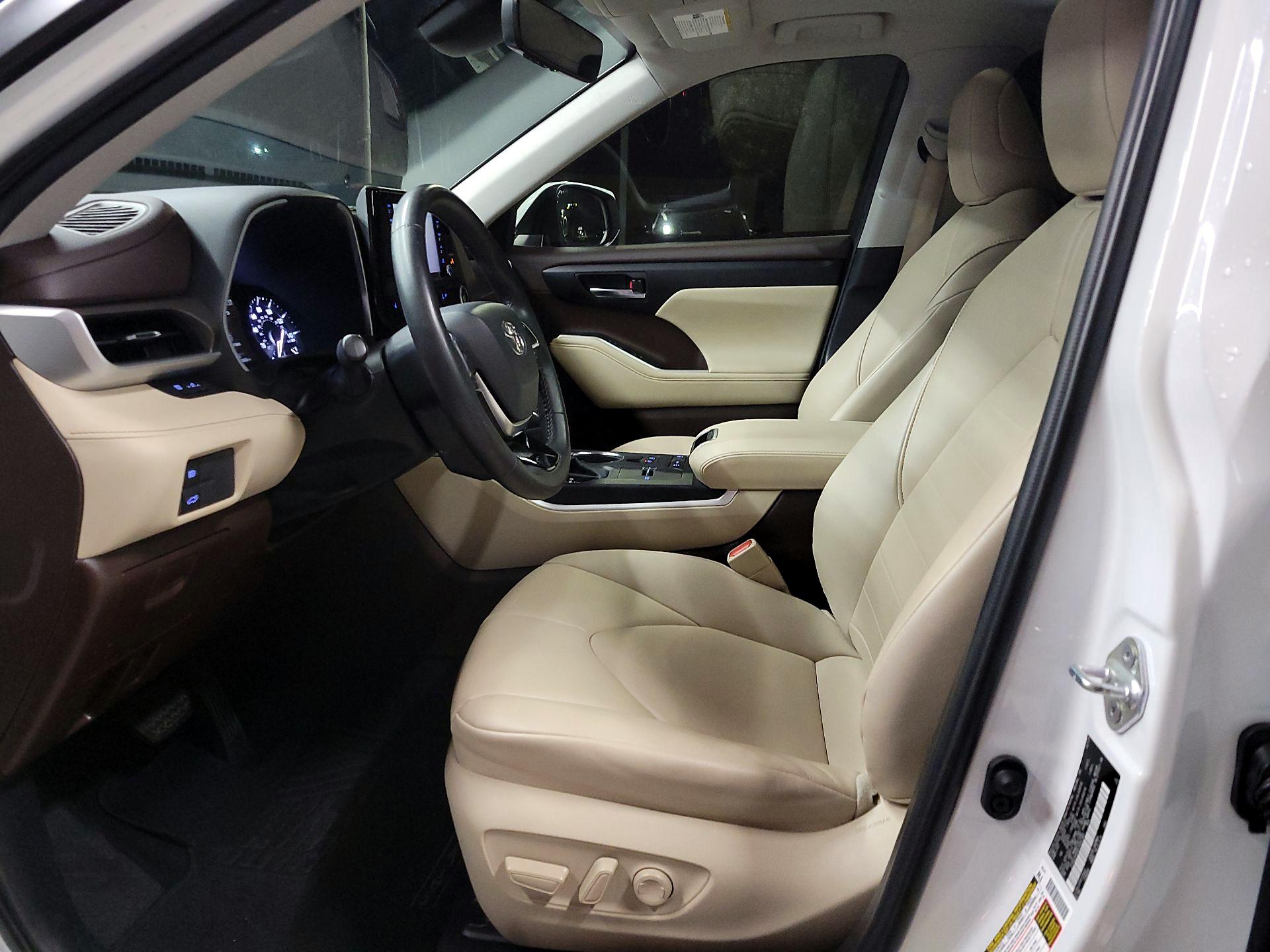 Thumbnail: 2020 Toyota Highlander - 9