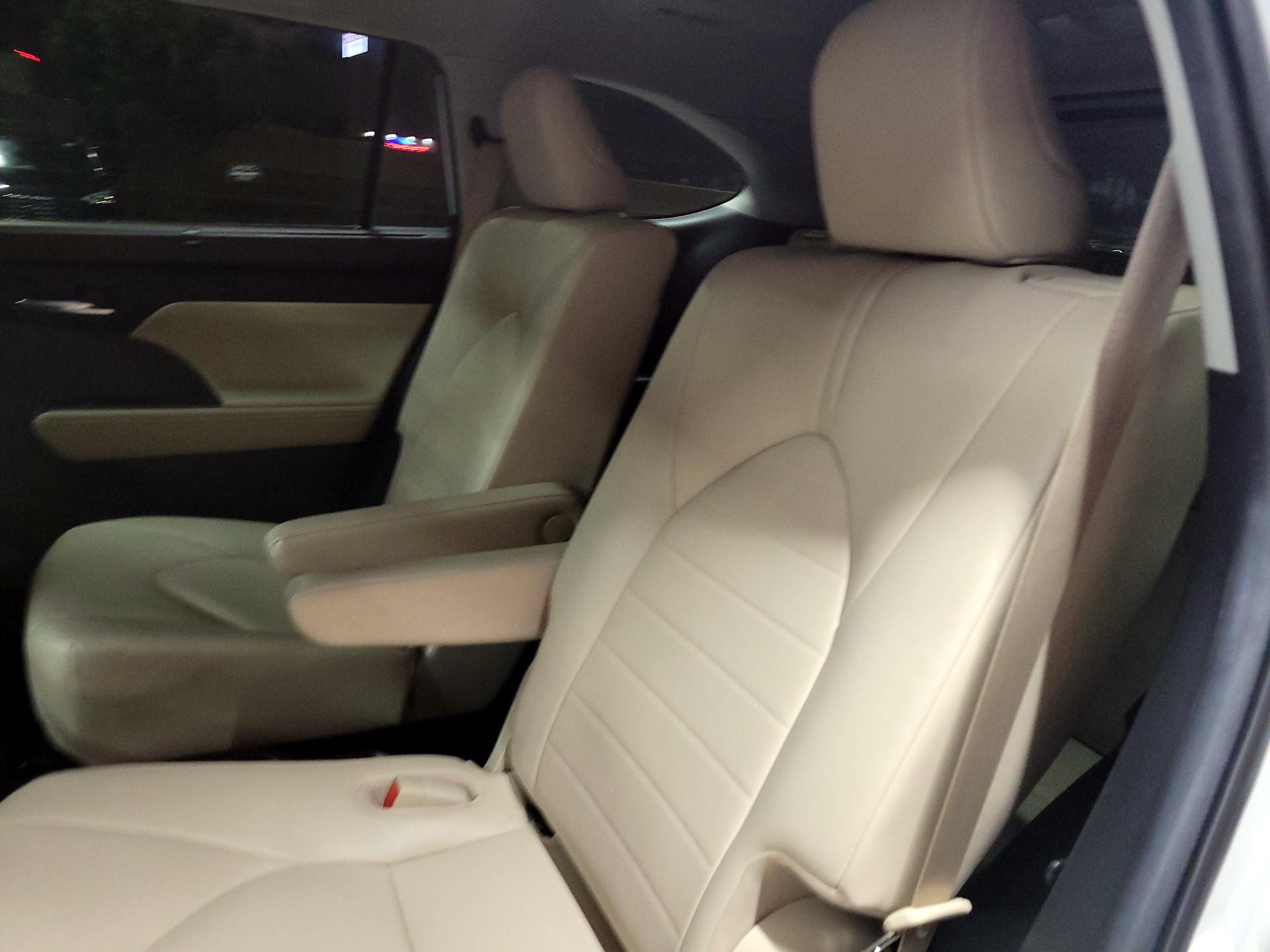 Thumbnail: 2020 Toyota Highlander - 18