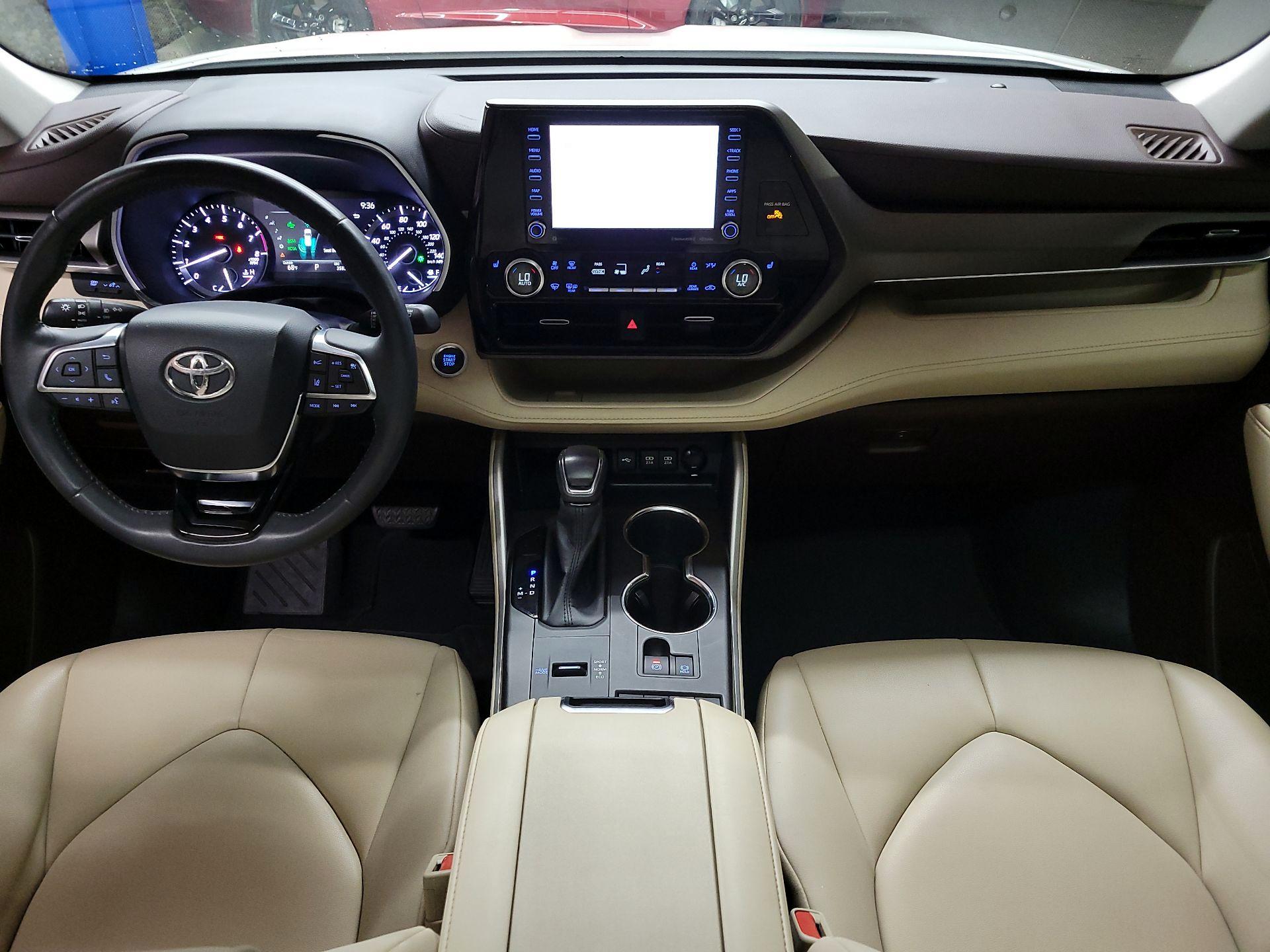 Thumbnail: 2020 Toyota Highlander - 8