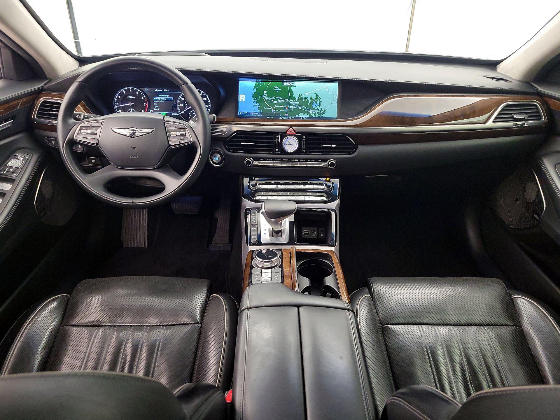 Thumbnail: 2017 Genesis G90 - 9