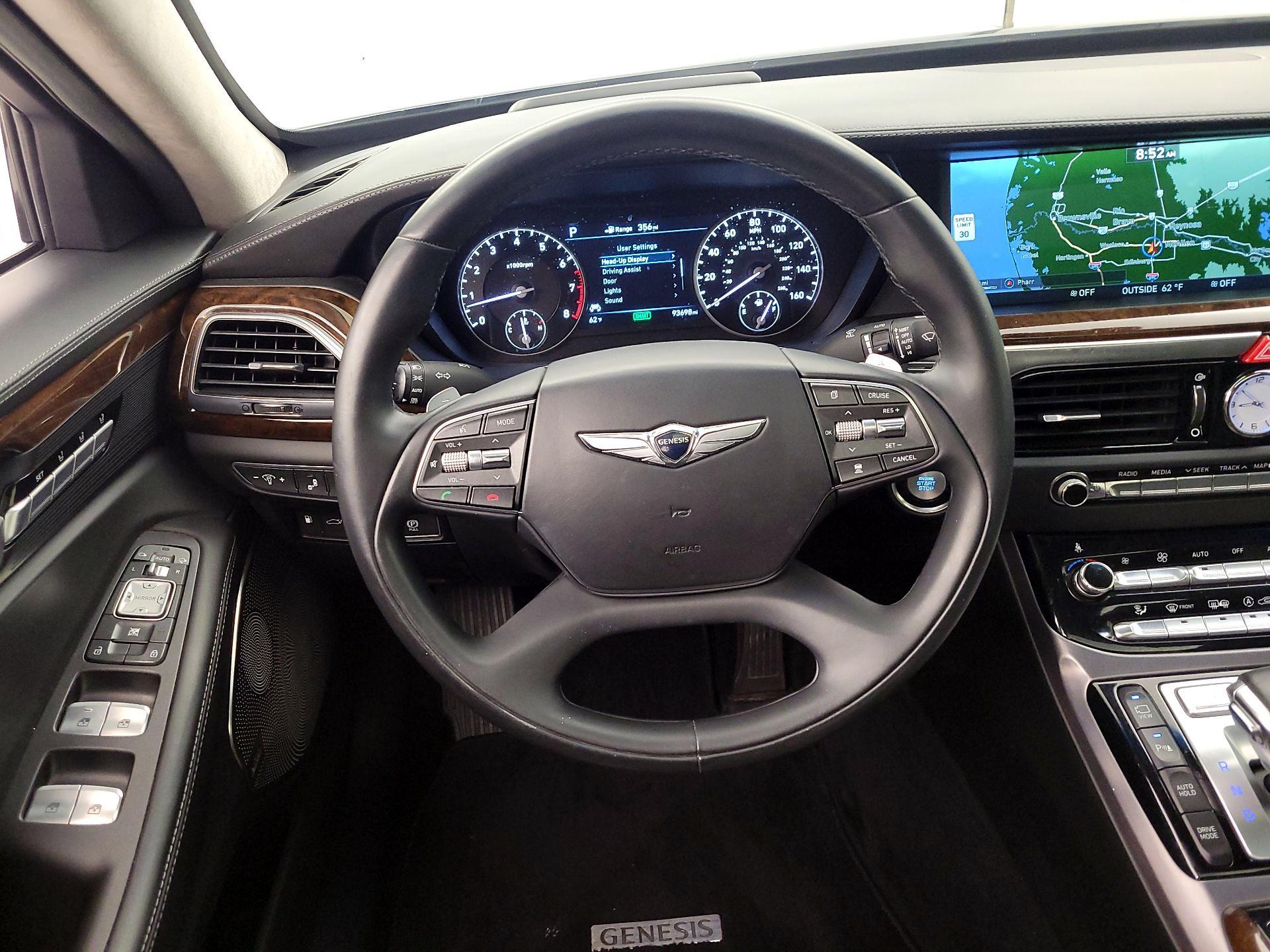 Thumbnail: 2017 Genesis G90 - 10