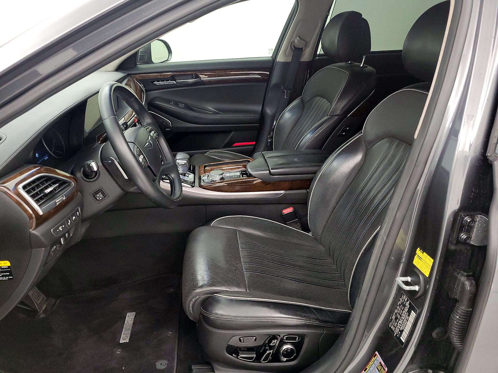 Thumbnail: 2017 Genesis G90 - 11