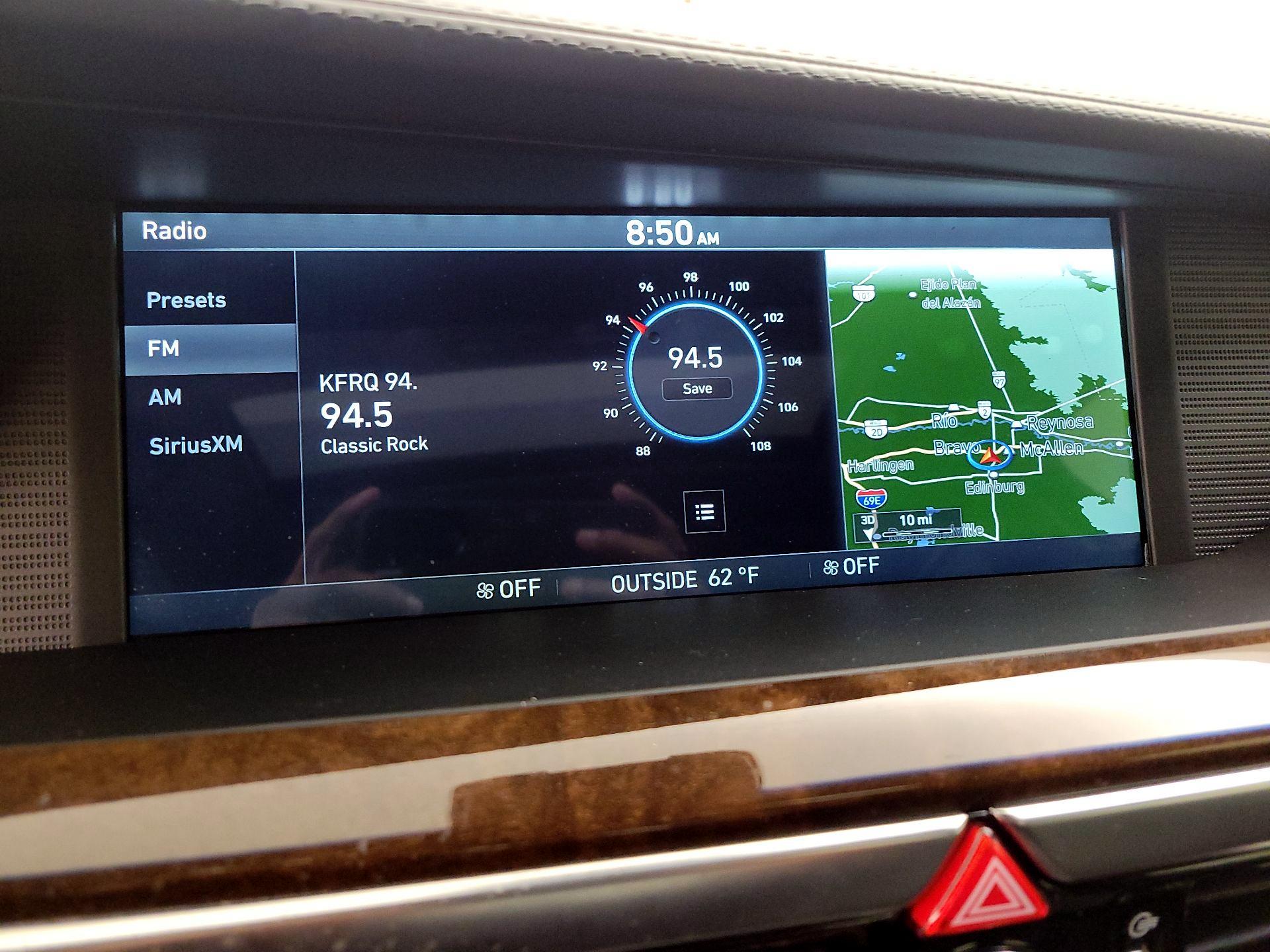 Thumbnail: 2017 Genesis G90 - 16