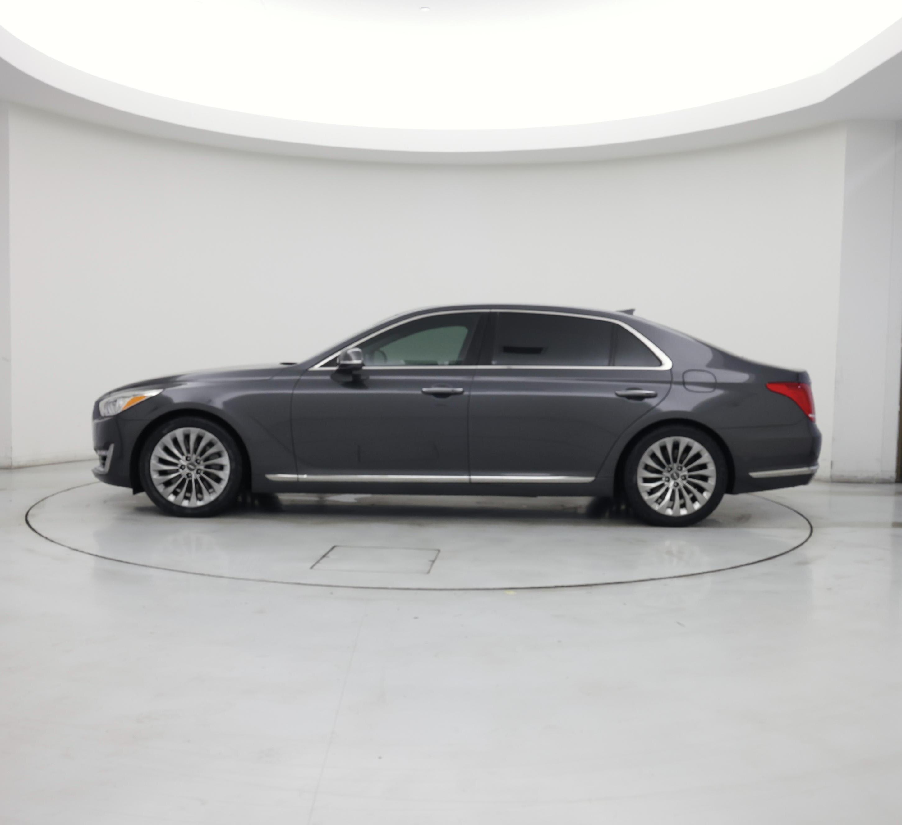 Thumbnail: 2017 Genesis G90 - 3