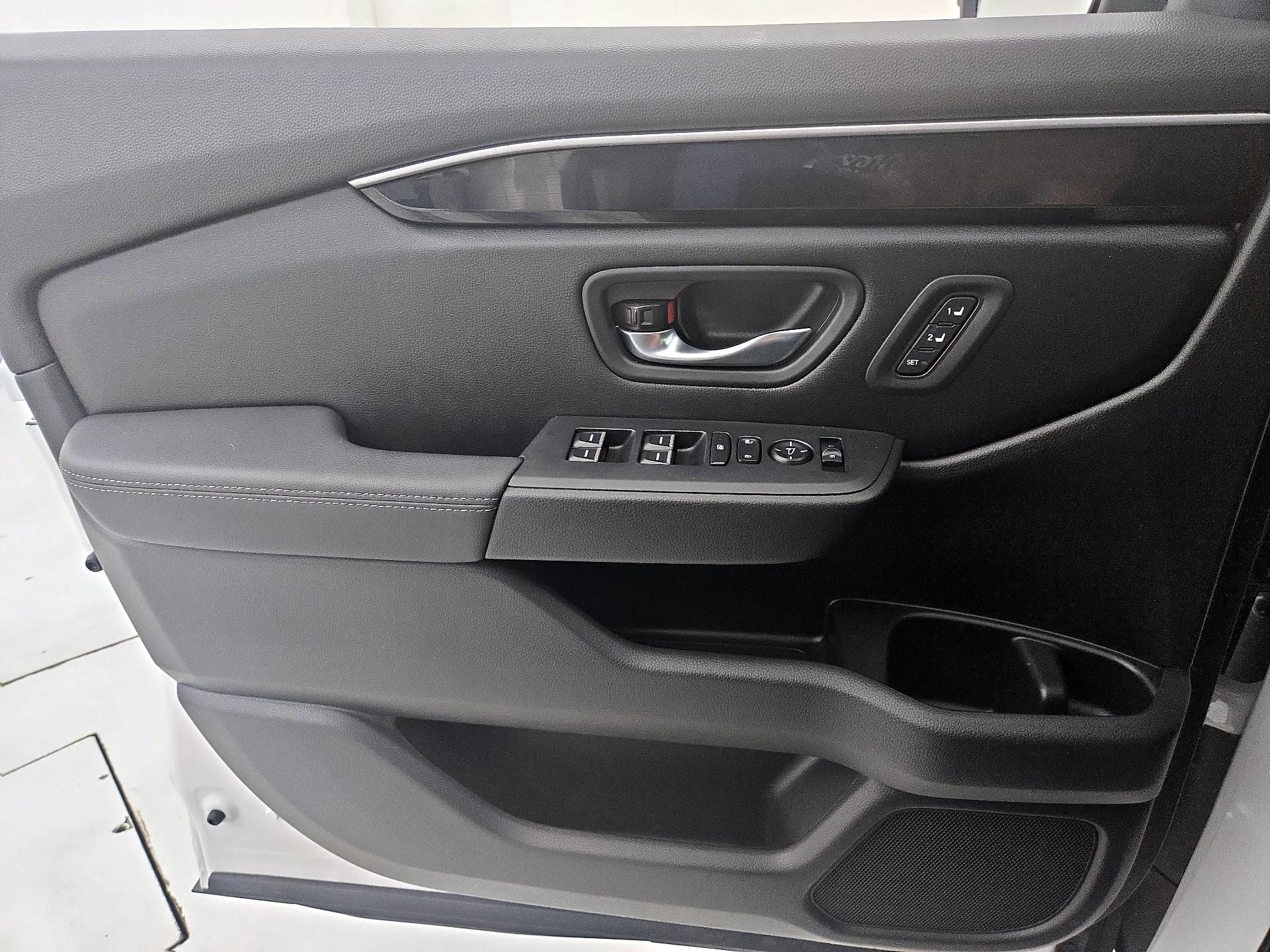 Thumbnail: 2025 Honda Pilot - 12