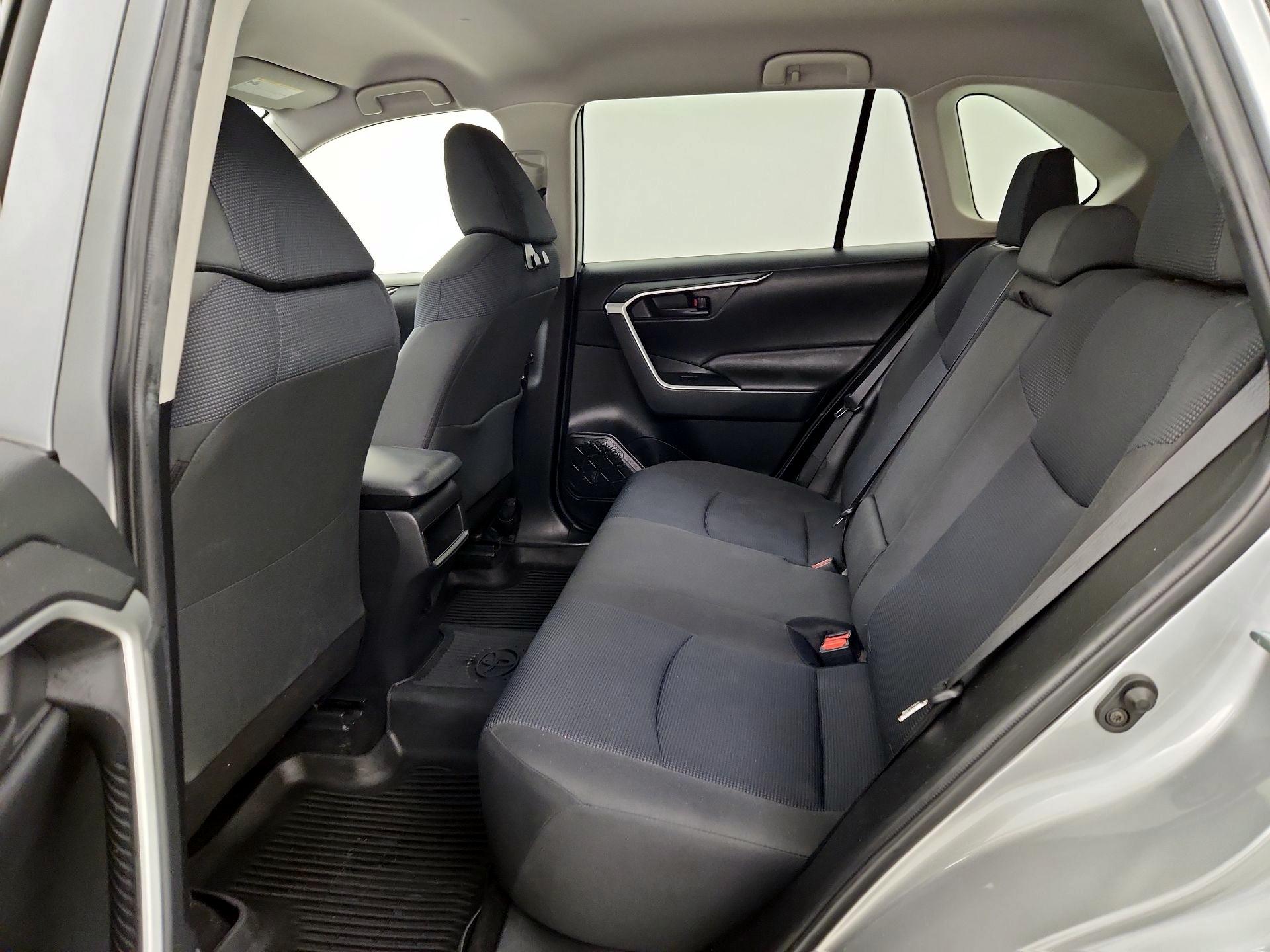 Thumbnail: 2019 Toyota RAV4 - 19