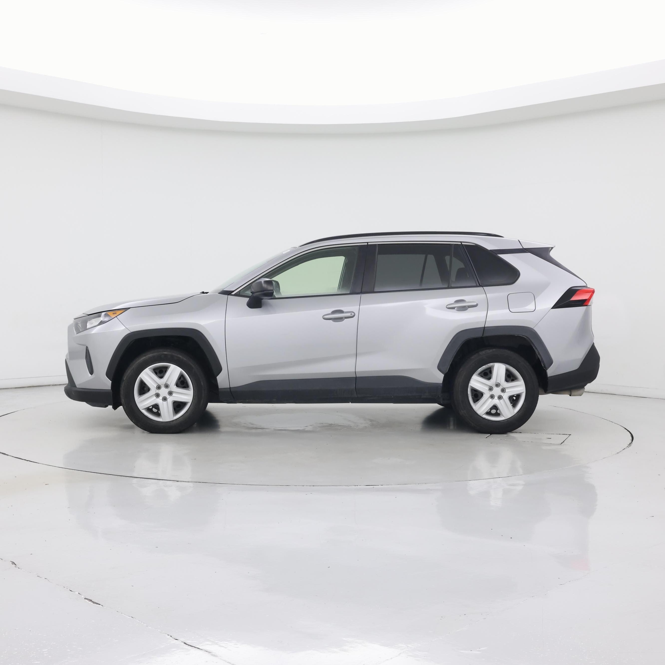 Thumbnail: 2019 Toyota RAV4 - 3