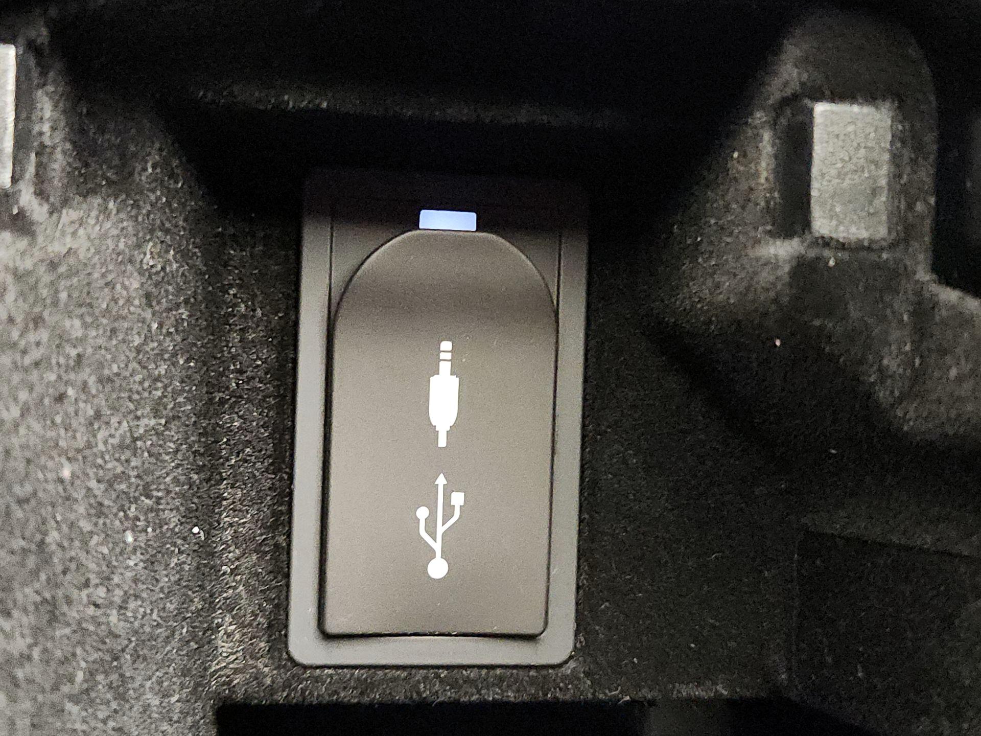 Thumbnail: 2014 Lexus IS - 18