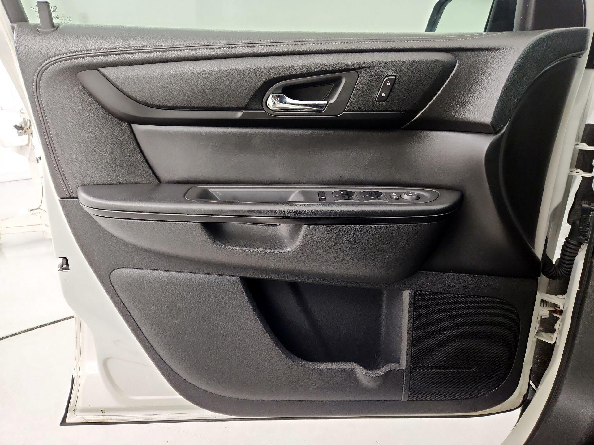Thumbnail: 2015 GMC Acadia - 12