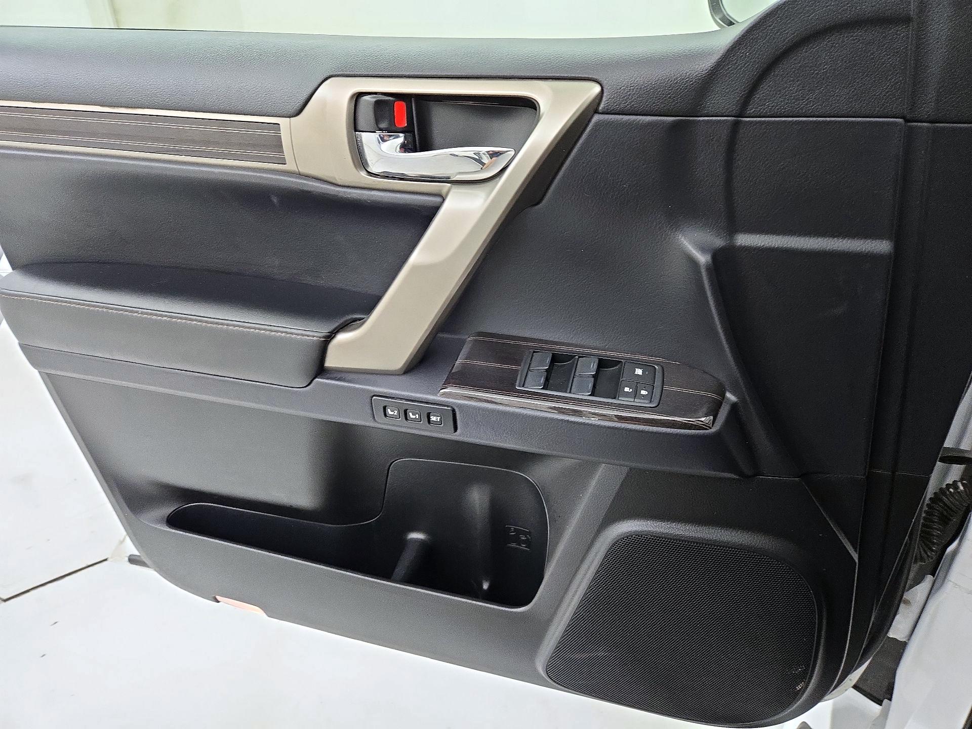 Thumbnail: 2020 Lexus GX - 12