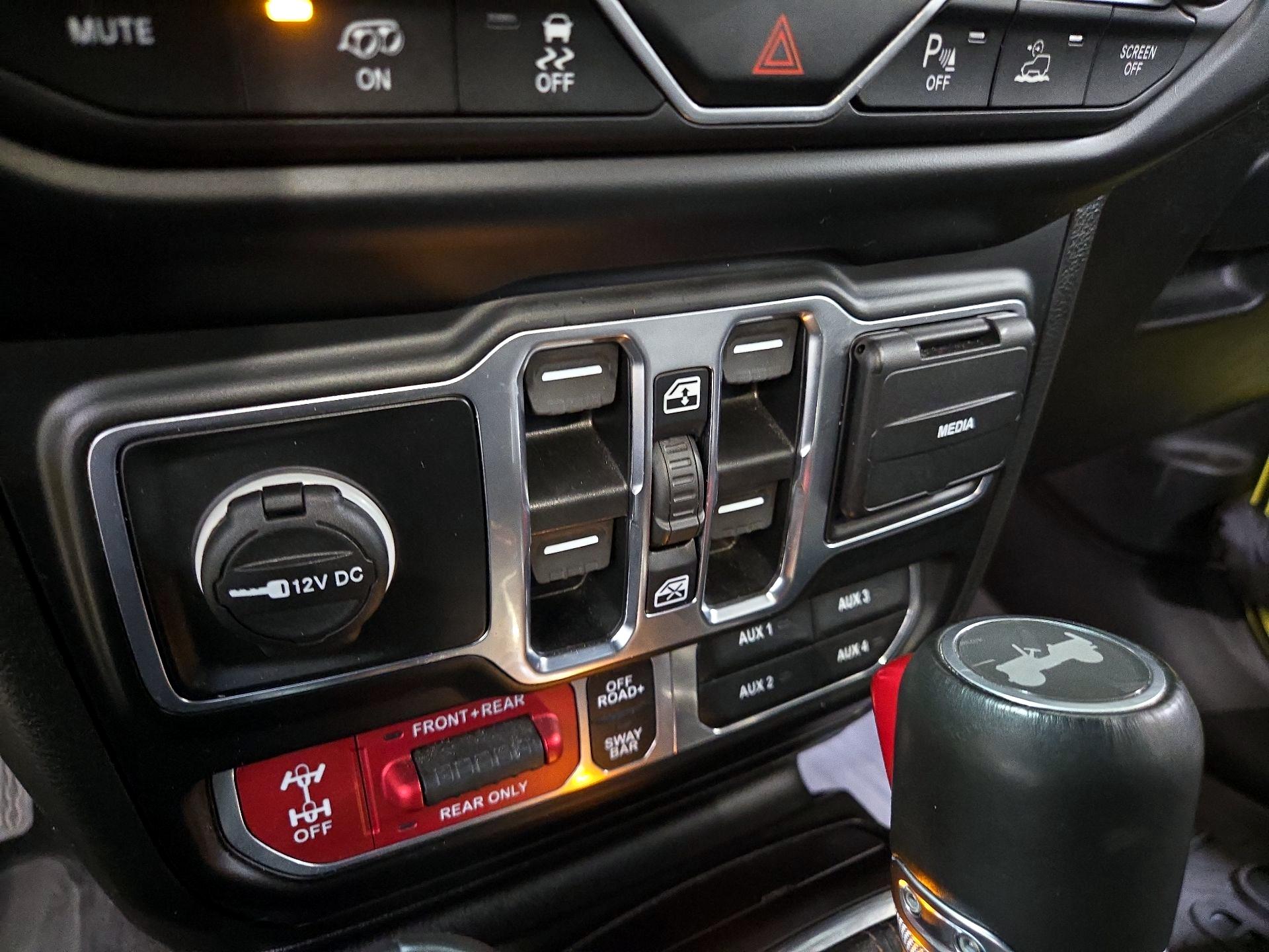 Thumbnail: 2023 Jeep Wrangler - 19