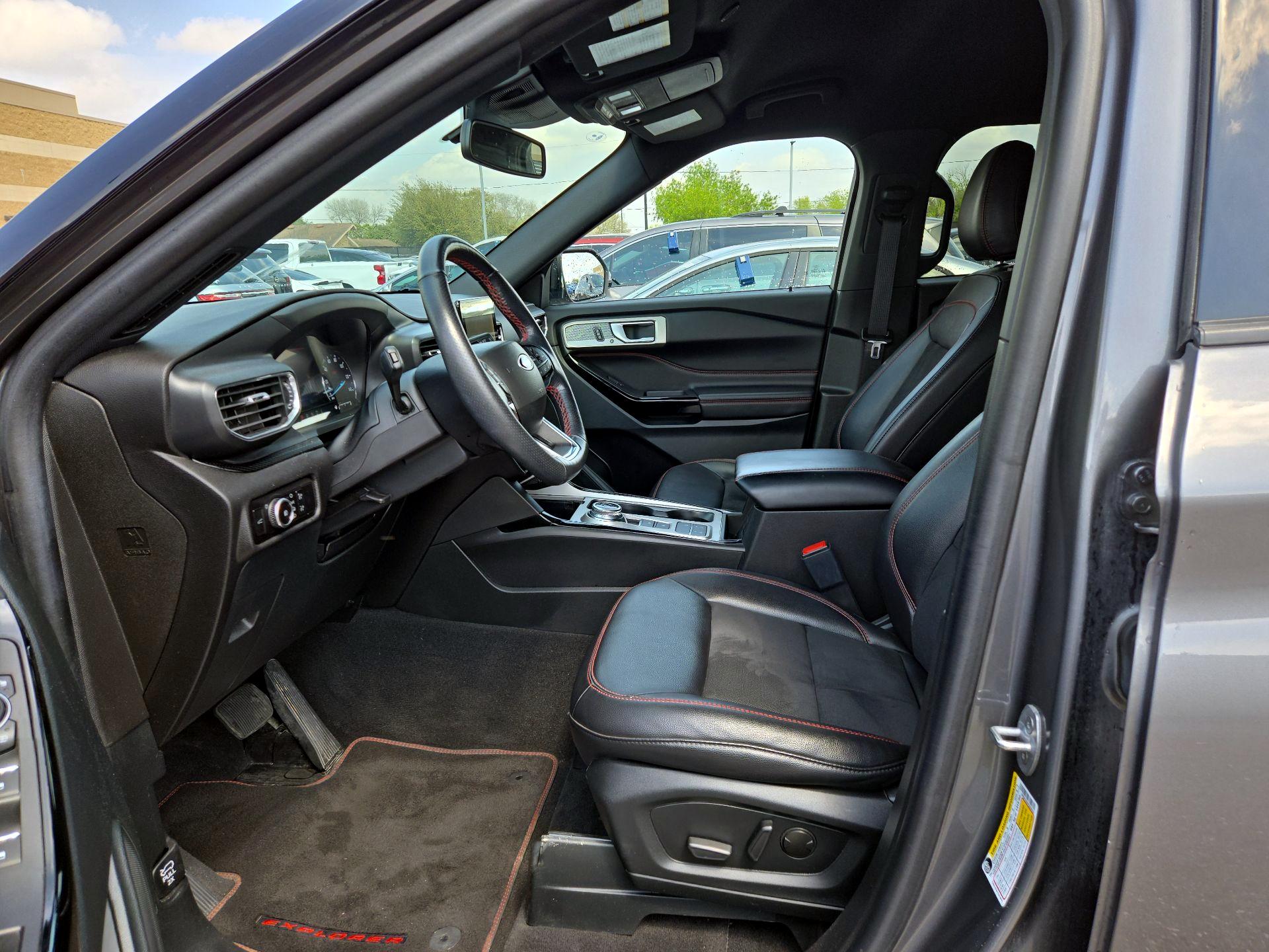 Thumbnail: 2023 Ford Explorer - 9