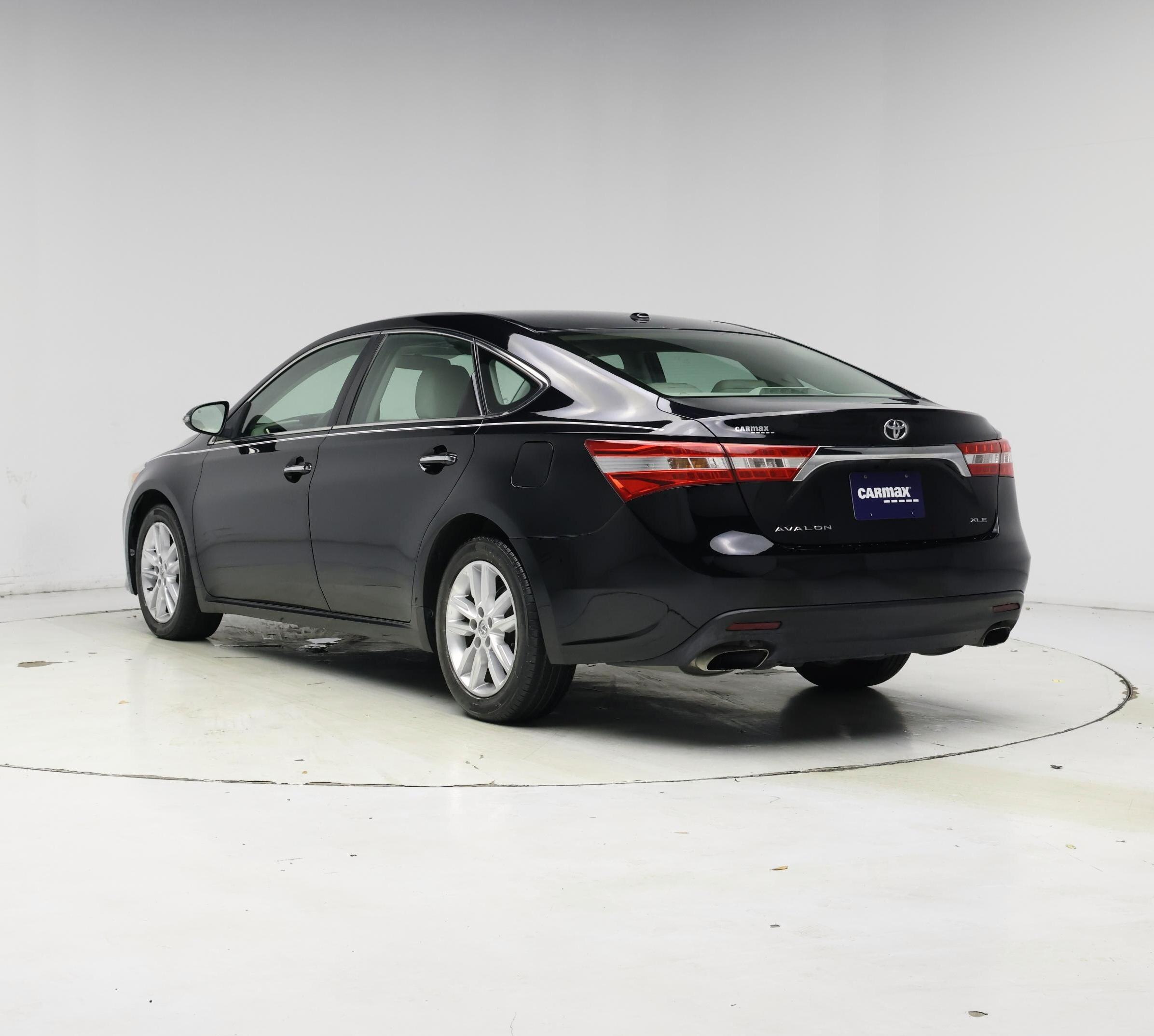Thumbnail: 2015 Toyota Avalon - 2