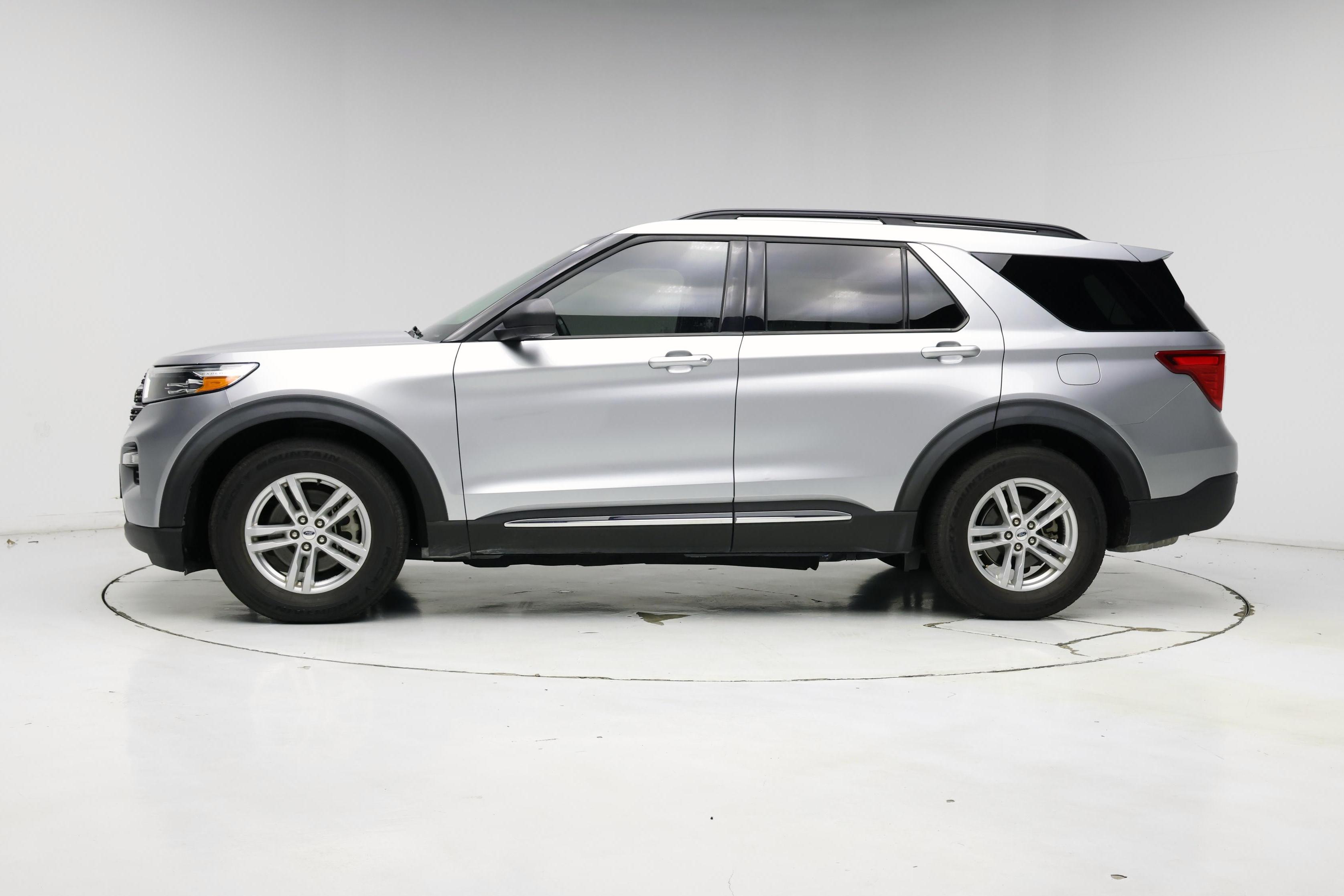 Thumbnail: 2021 Ford Explorer - 3