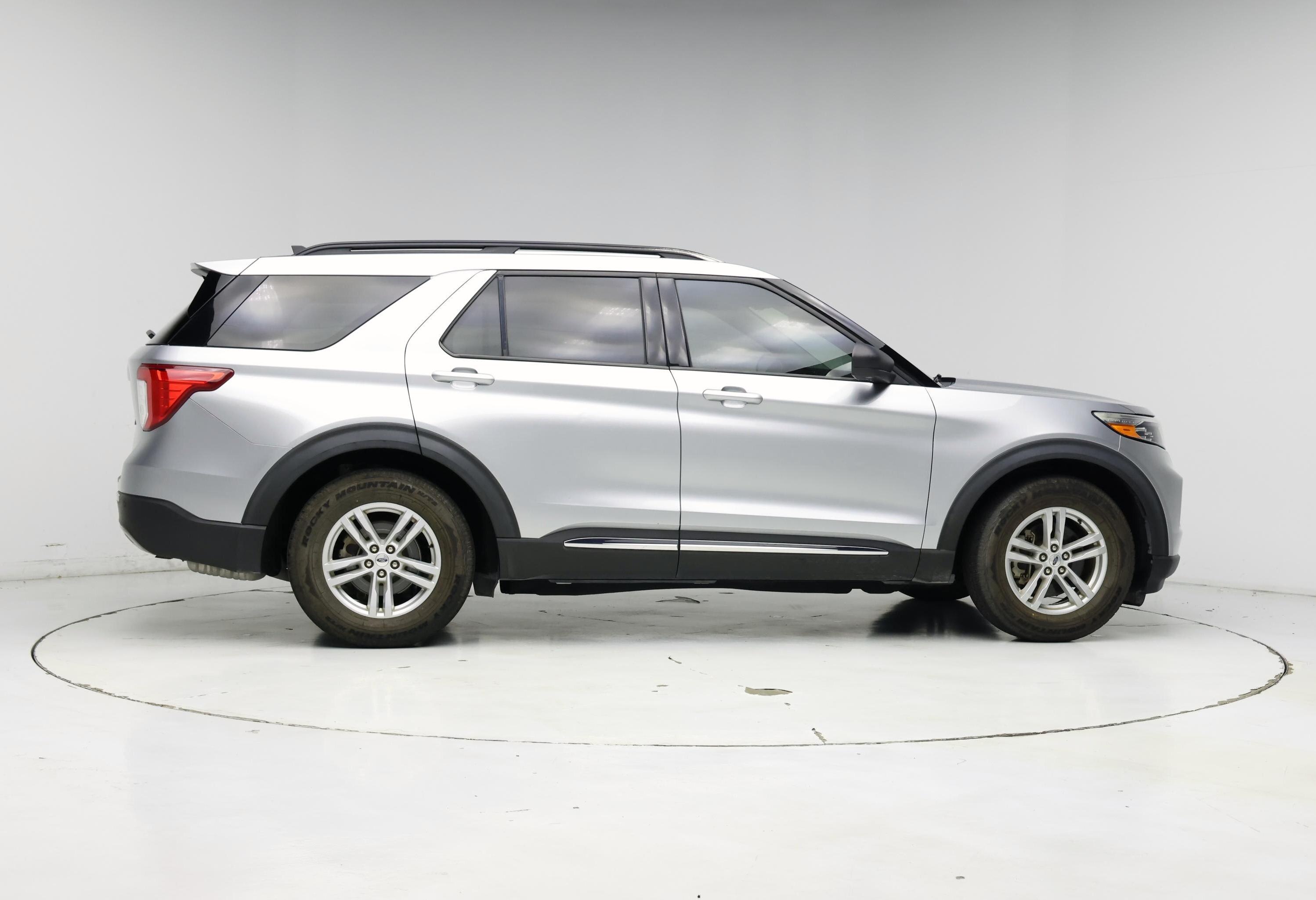 Thumbnail: 2021 Ford Explorer - 7
