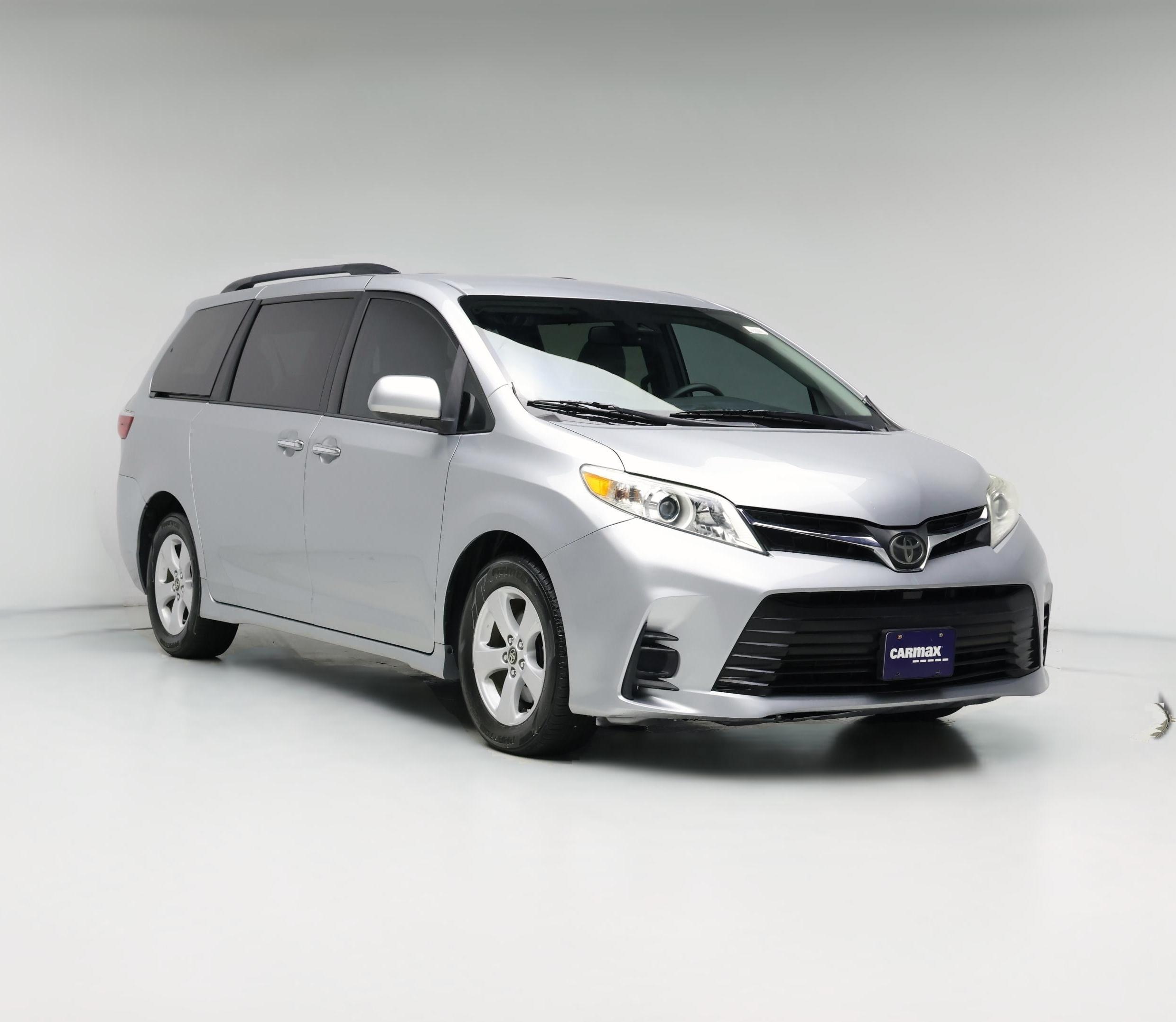 Thumbnail: 2019 Toyota Sienna - 1