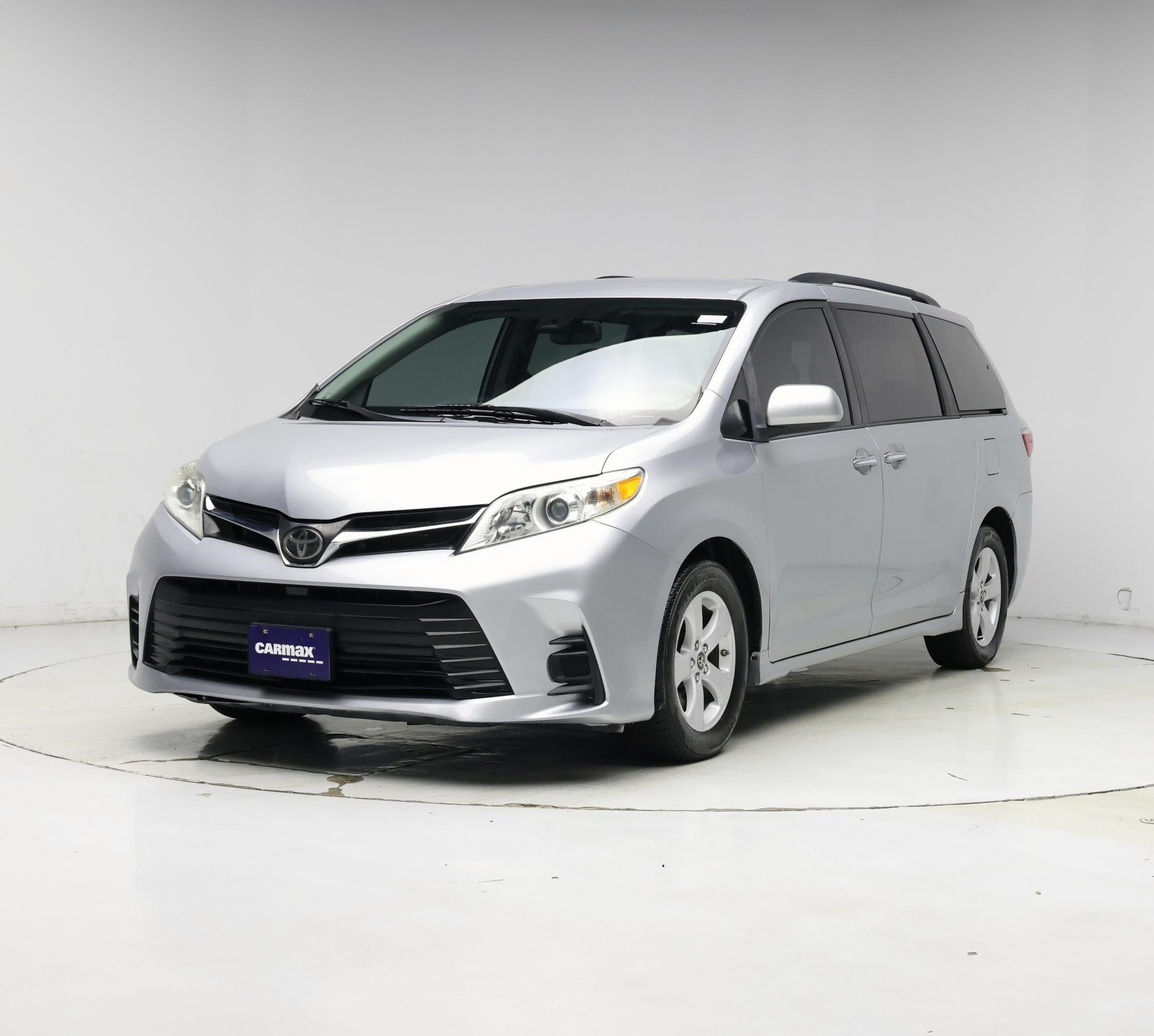 Thumbnail: 2019 Toyota Sienna - 4