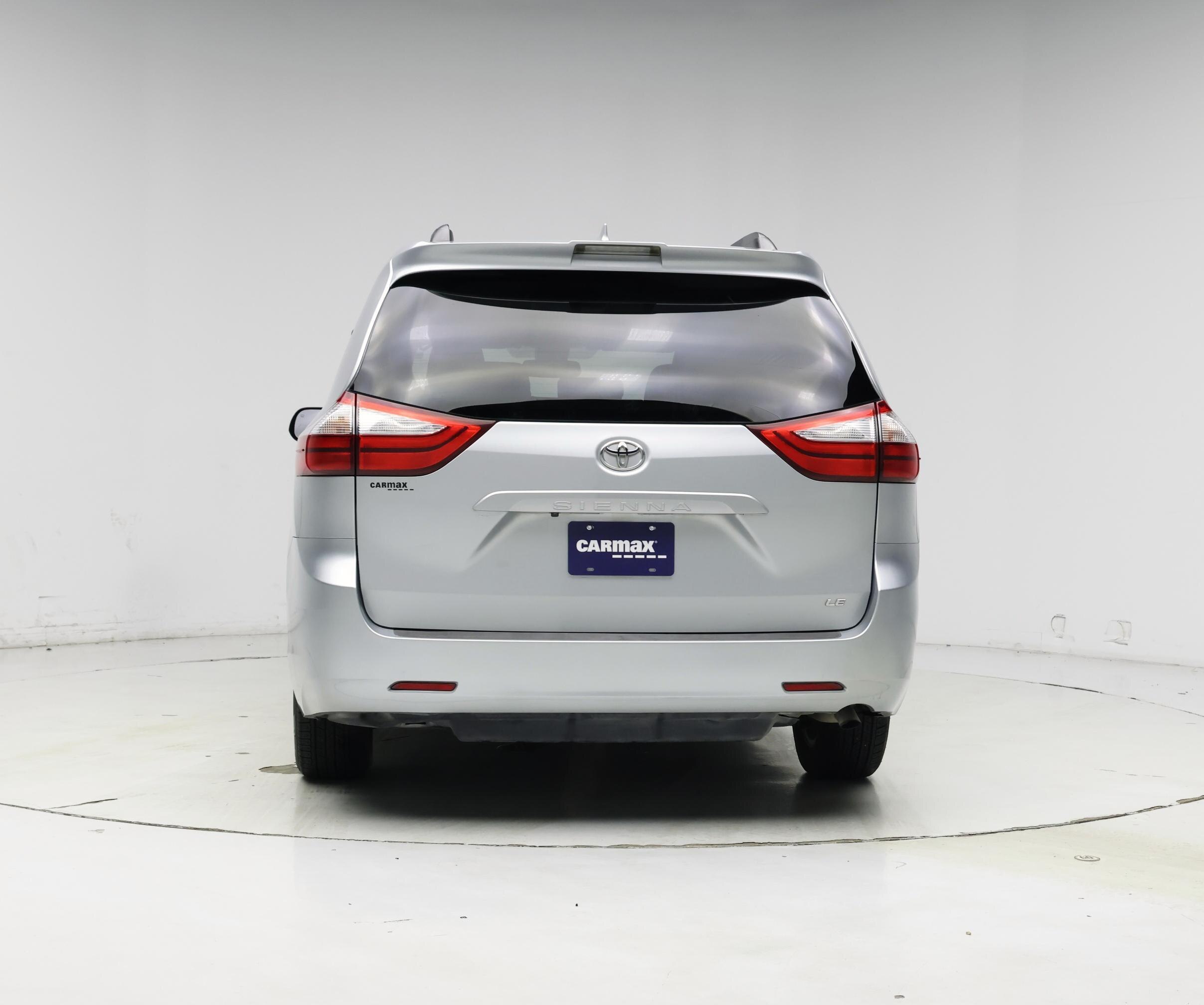 Thumbnail: 2019 Toyota Sienna - 6