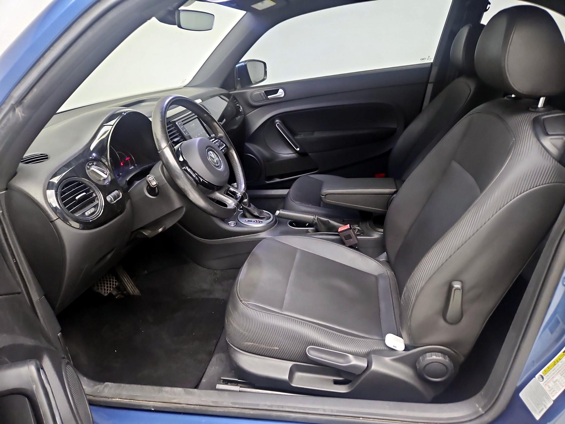Thumbnail: 2018 Volkswagen Beetle - 11