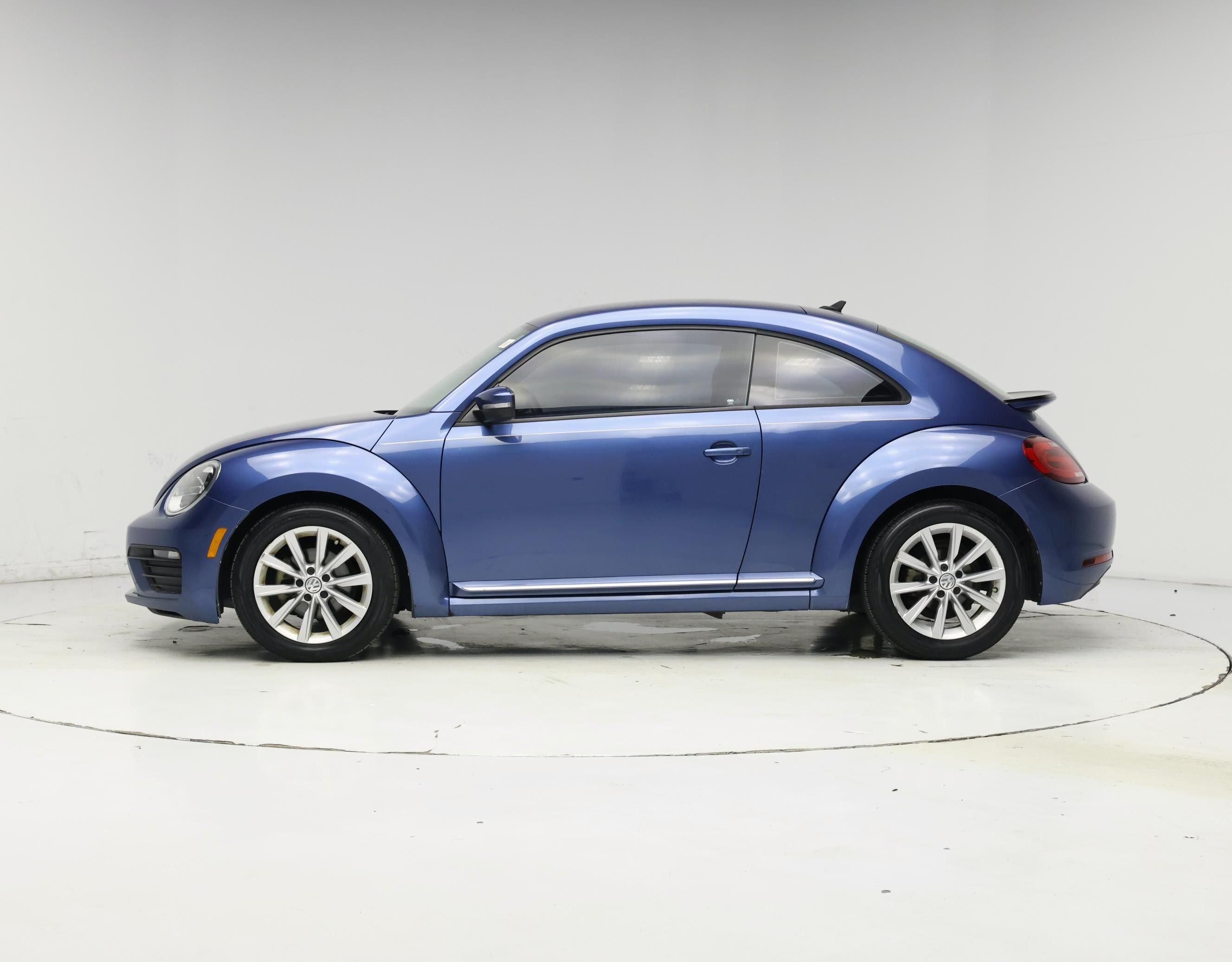 Thumbnail: 2018 Volkswagen Beetle - 3