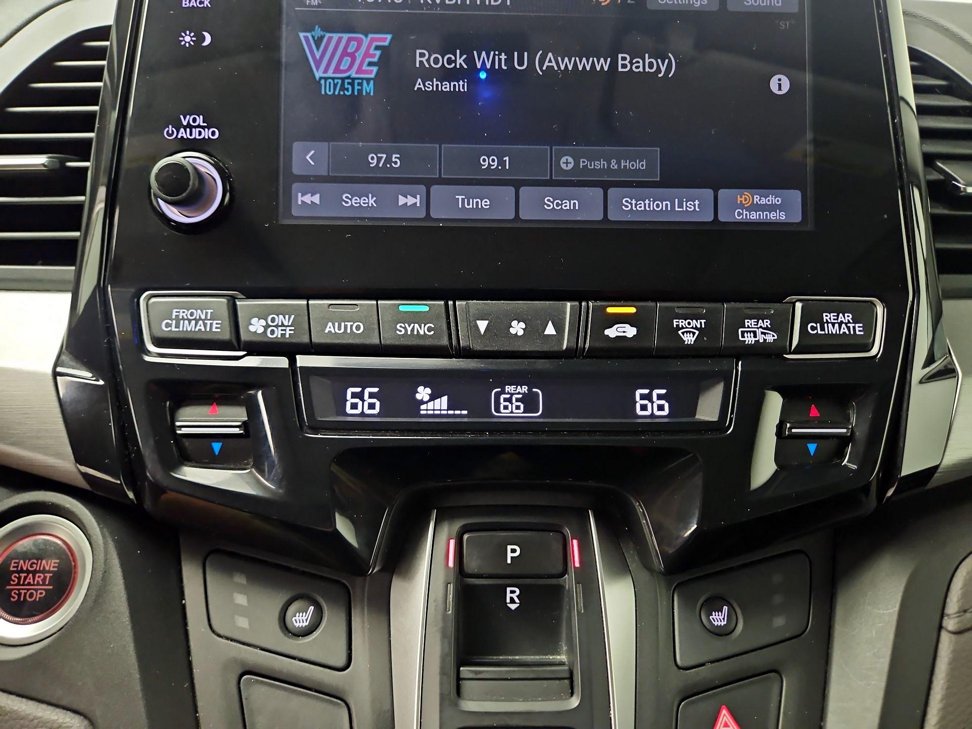 Thumbnail: 2018 Honda Odyssey - 16