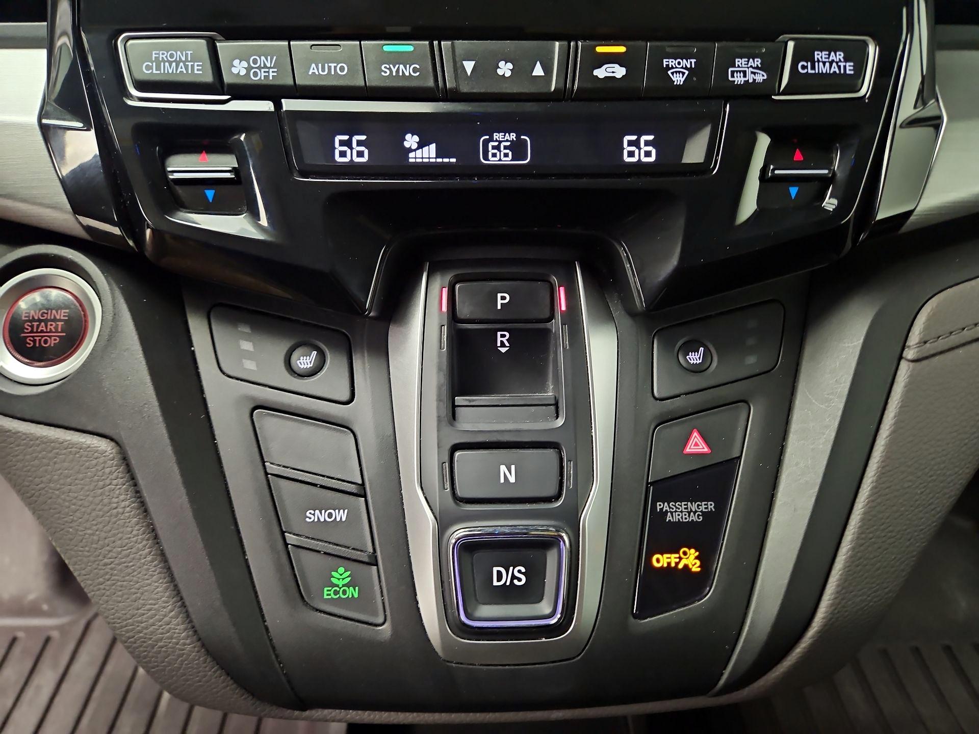 Thumbnail: 2018 Honda Odyssey - 17