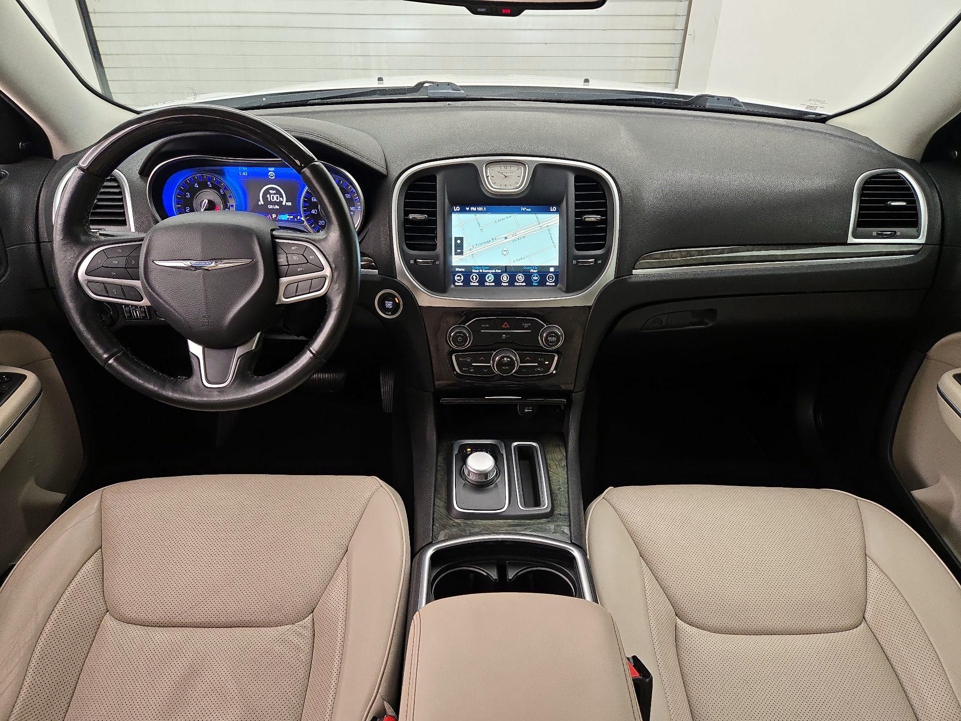 Thumbnail: 2019 Chrysler 300 - 9