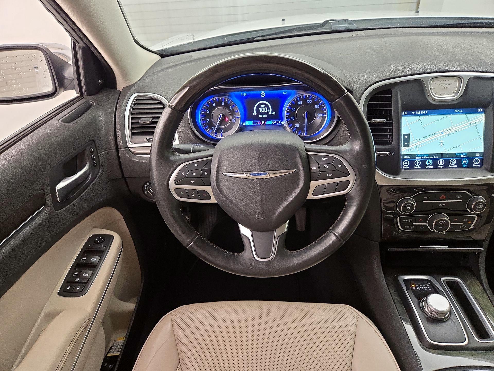 Thumbnail: 2019 Chrysler 300 - 10