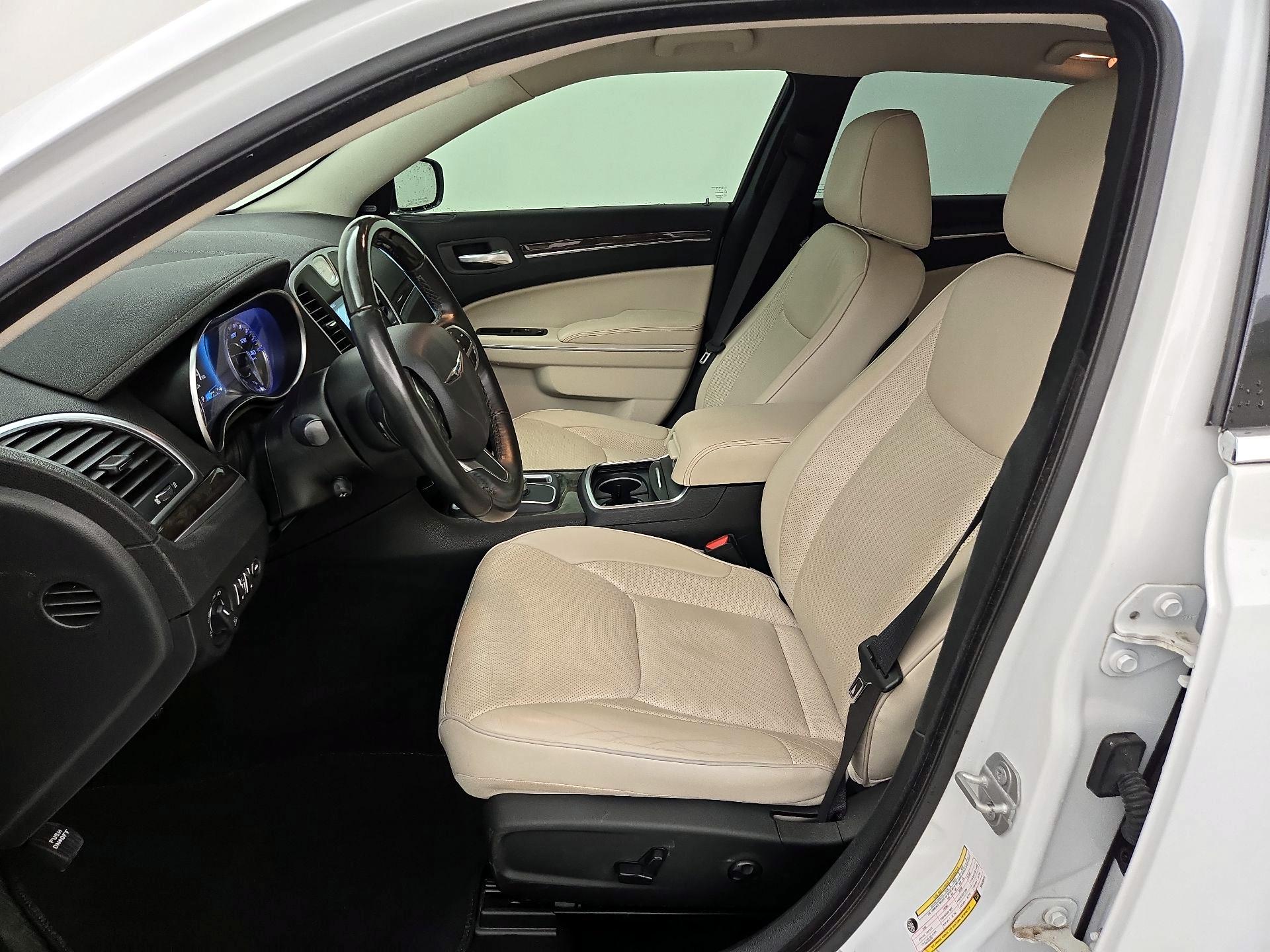 Thumbnail: 2019 Chrysler 300 - 11