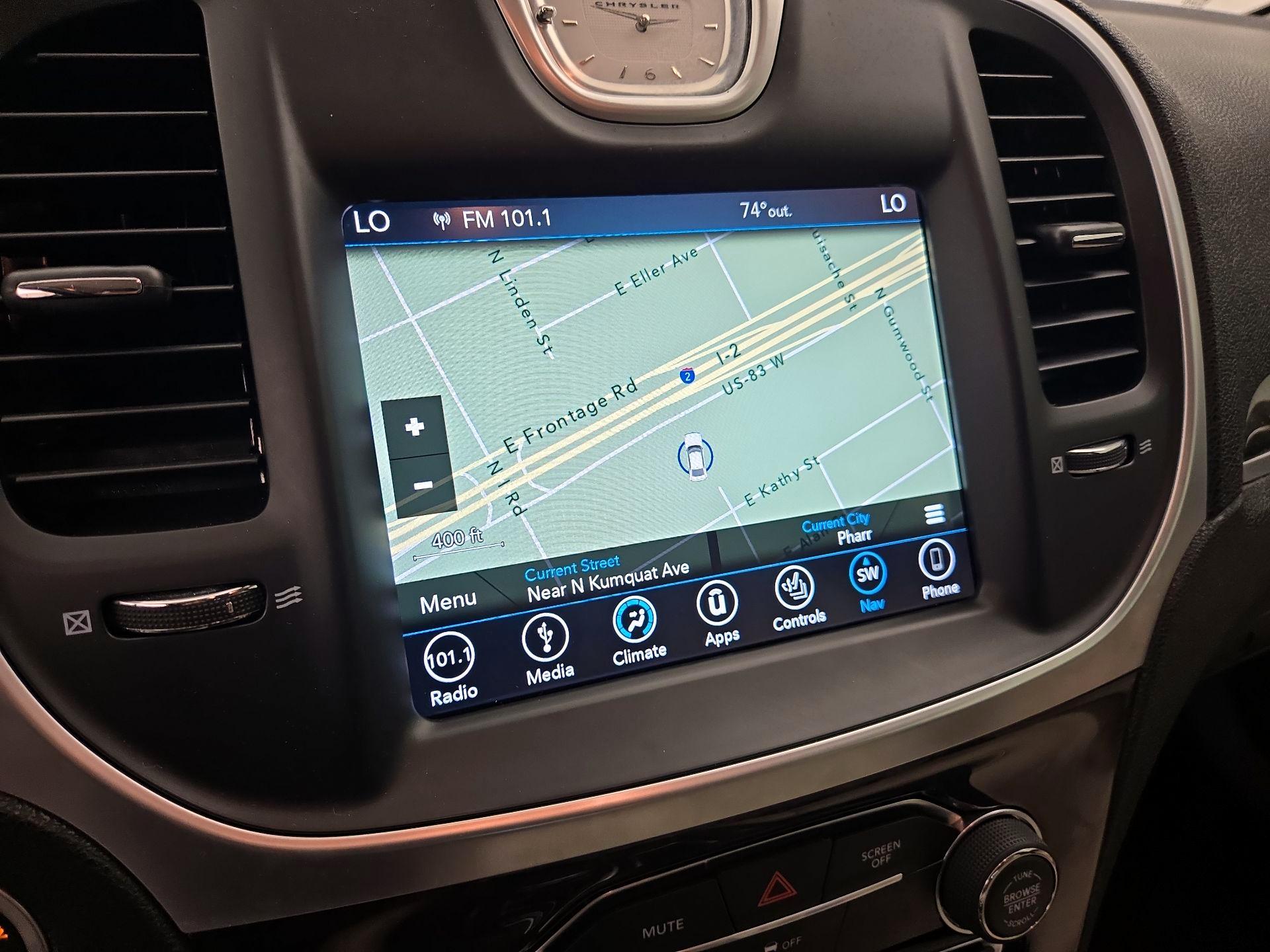 Thumbnail: 2019 Chrysler 300 - 14