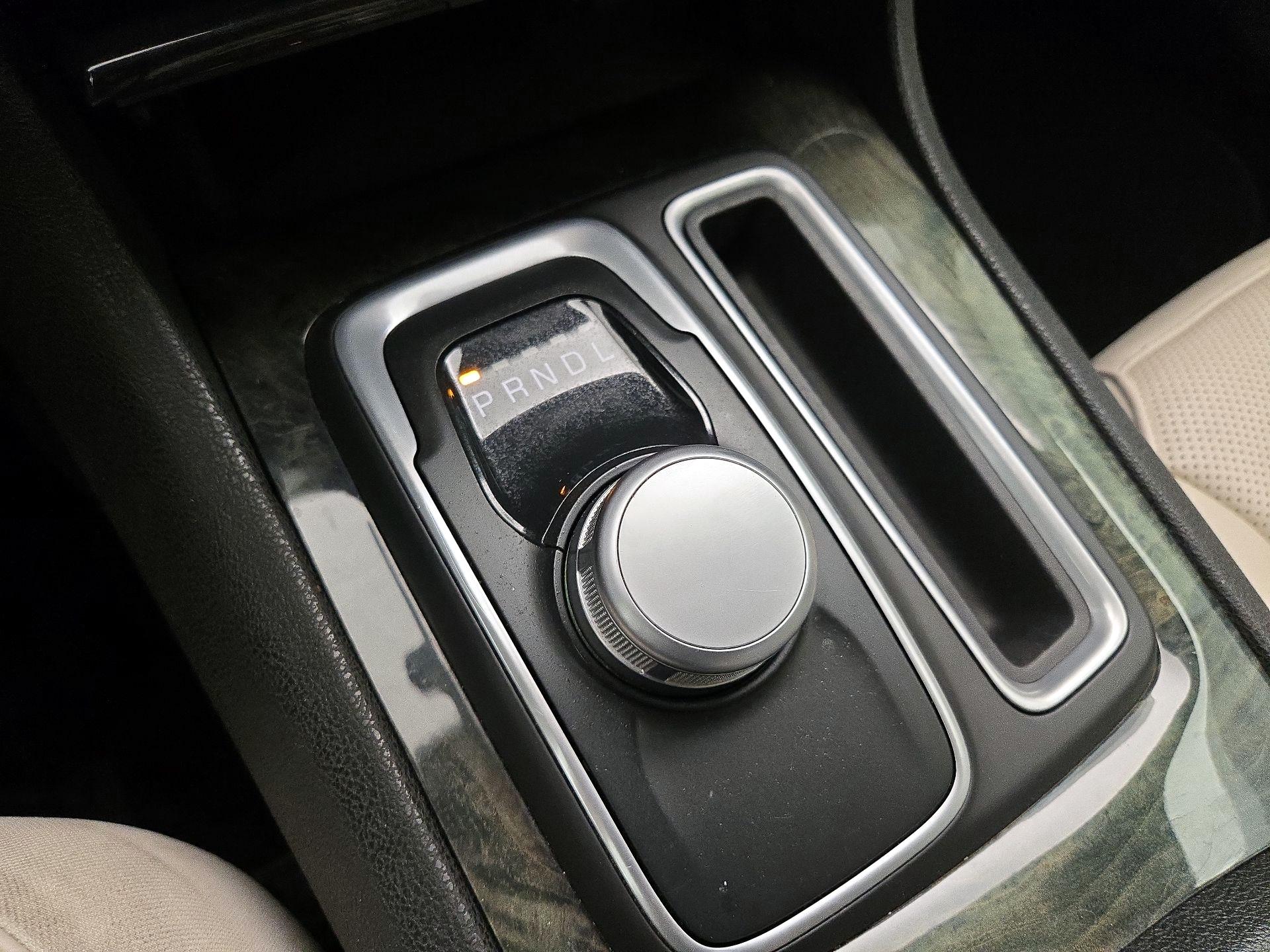 Thumbnail: 2019 Chrysler 300 - 18