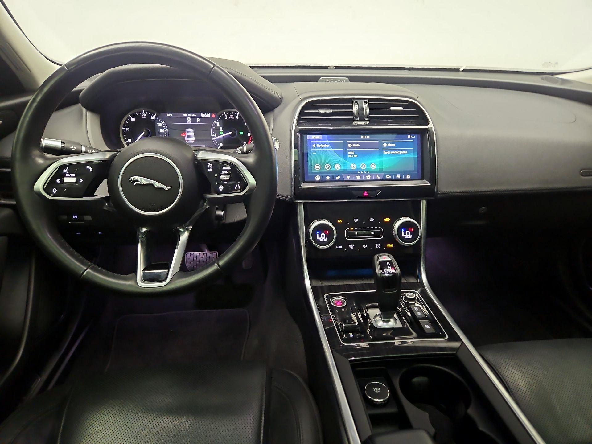 Thumbnail: 2020 Jaguar XE - 9