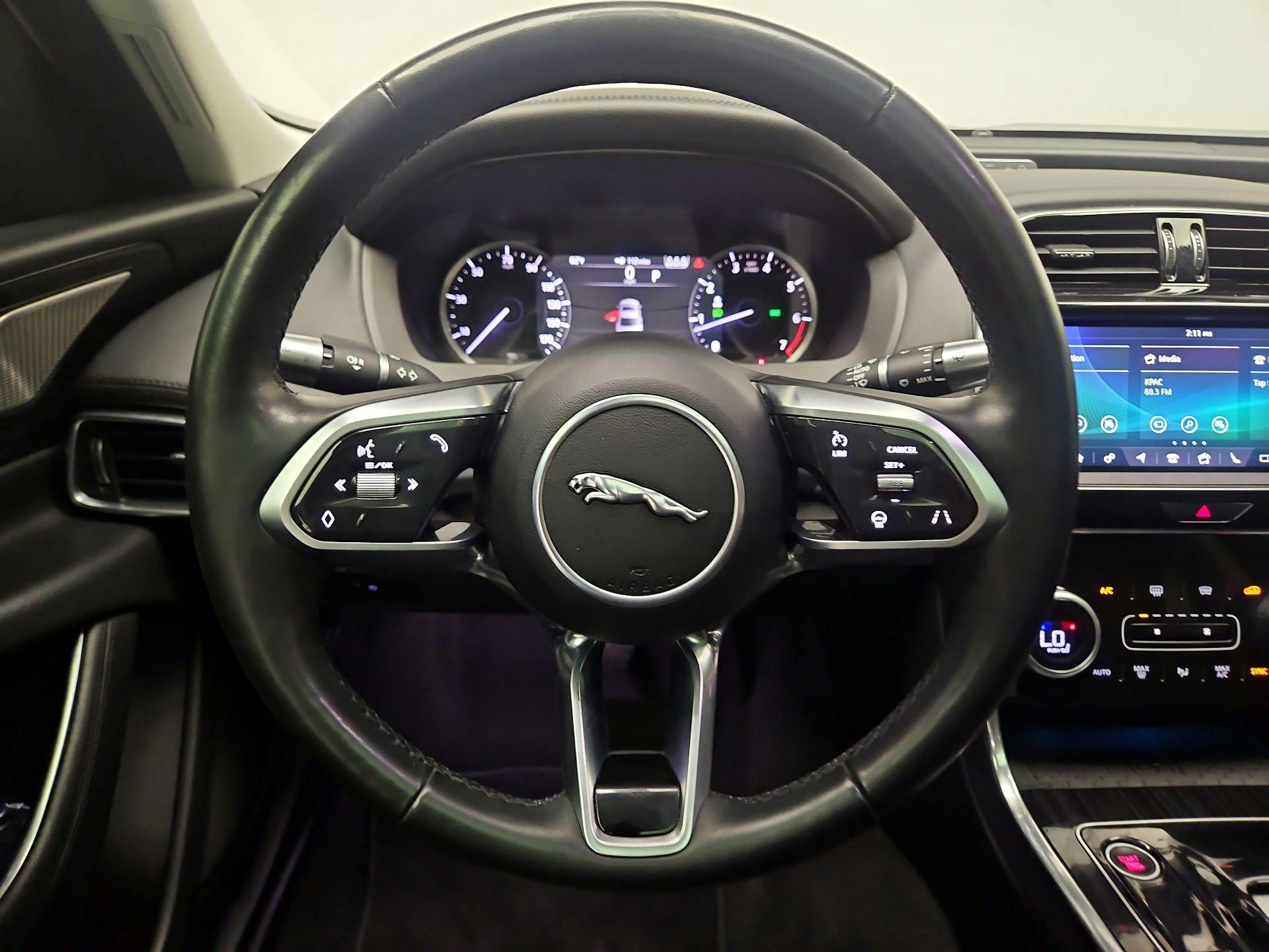 Thumbnail: 2020 Jaguar XE - 10