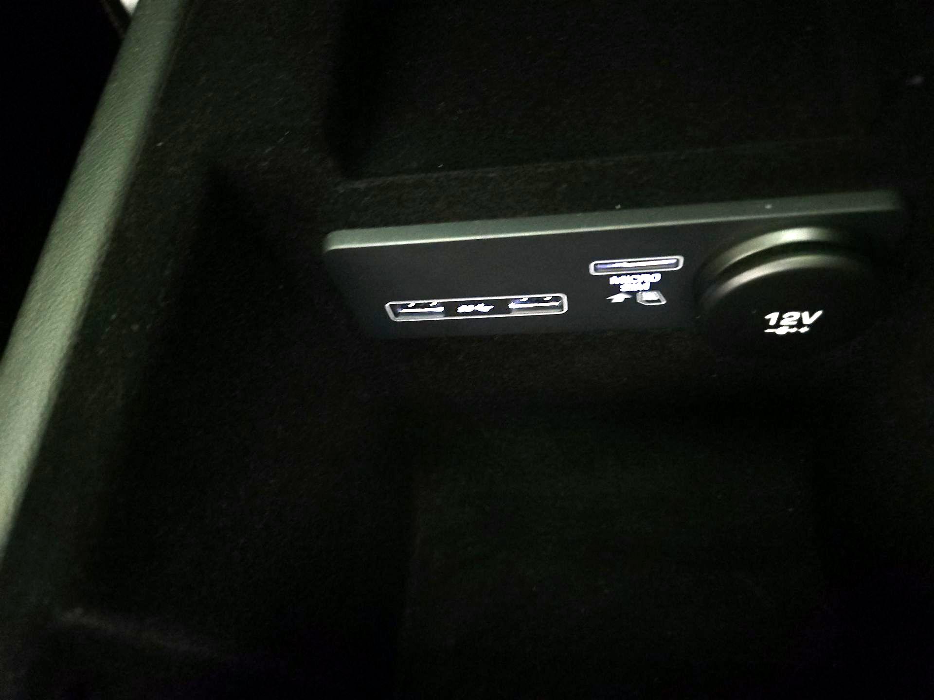 Thumbnail: 2020 Jaguar XE - 18