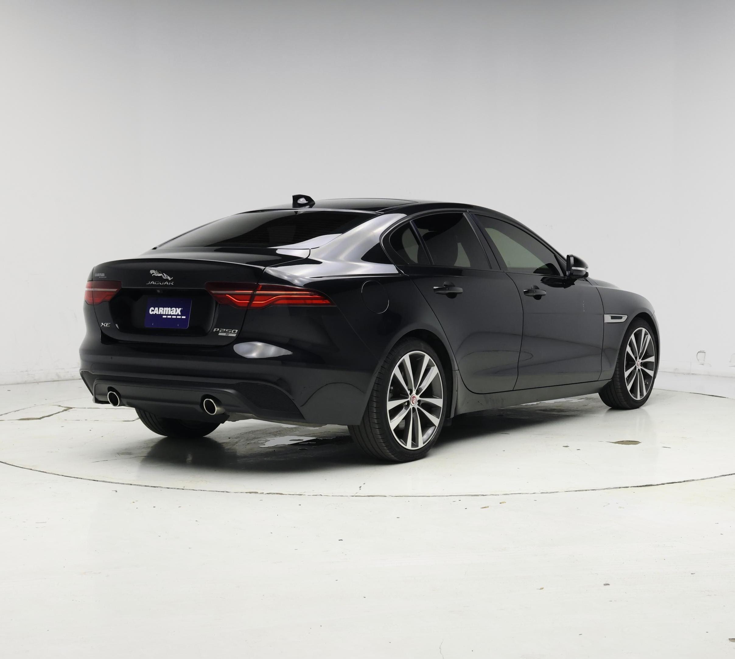 Thumbnail: 2020 Jaguar XE - 8