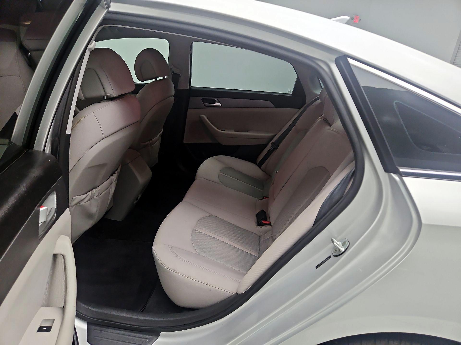 Thumbnail: 2015 Hyundai Sonata - 18