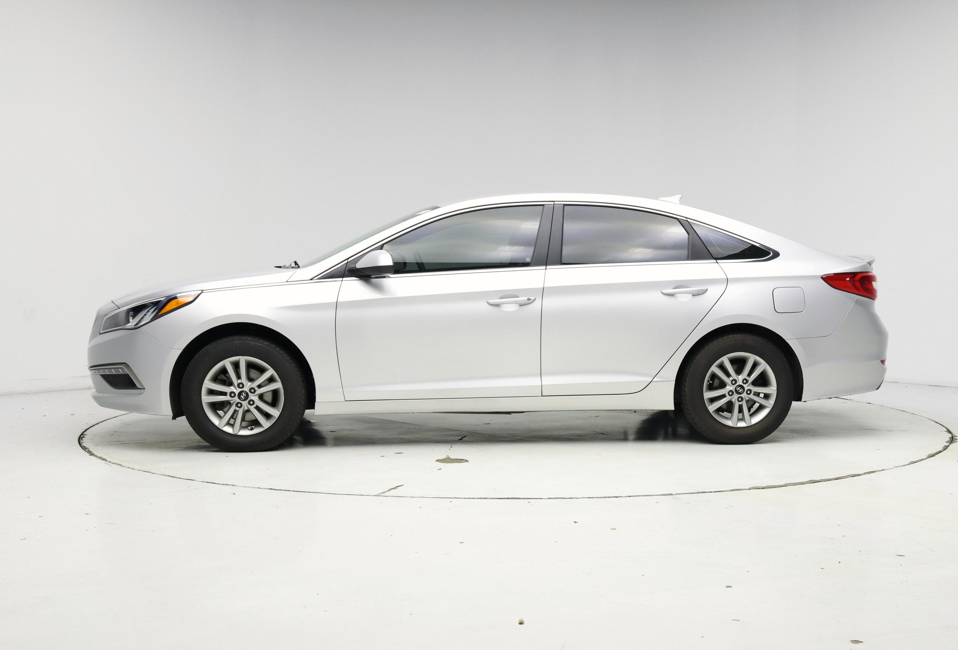Thumbnail: 2015 Hyundai Sonata - 3