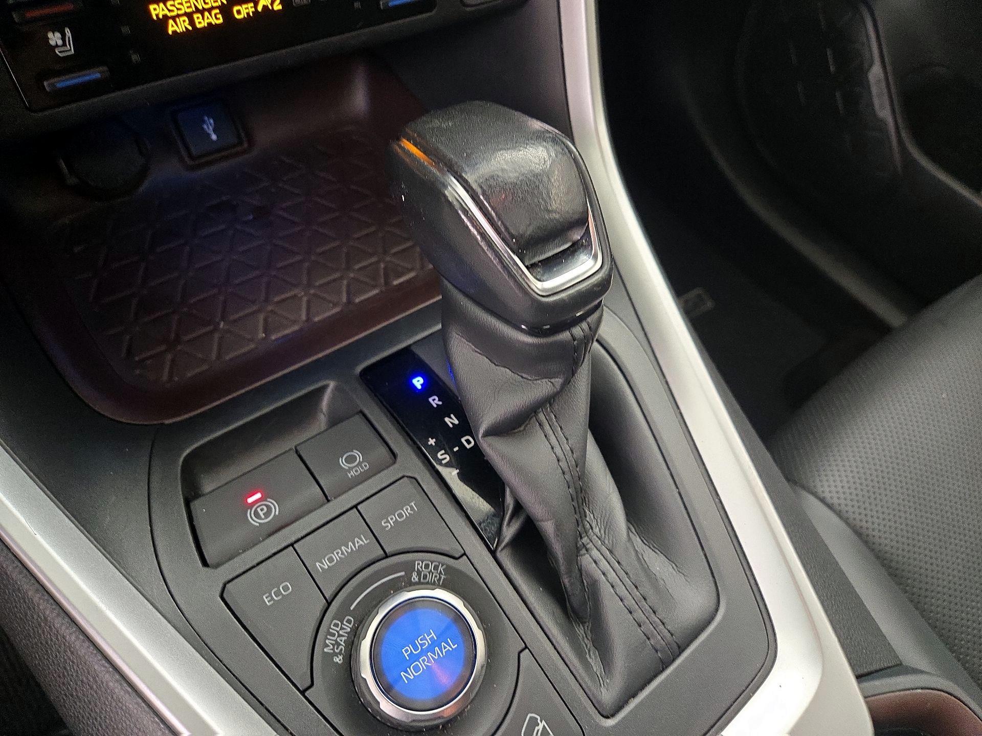 Thumbnail: 2021 Toyota RAV4 - 18